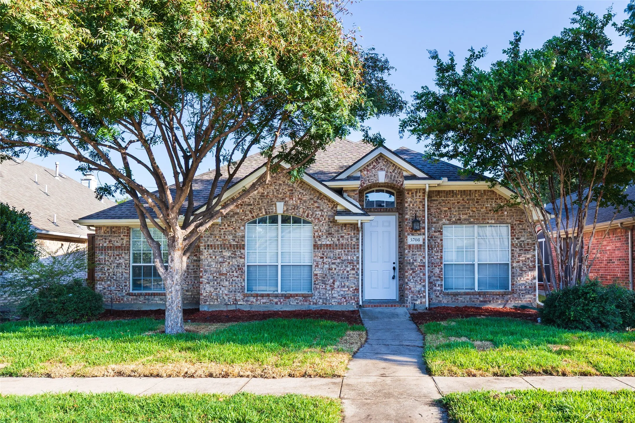Single Family Residence For Rent in Denton County , 5708 Bedford Lane, The Colony, Texas 75056, 3 Bedroom, 2 Bathroom, 2 Garage spaces, 1,628 Sqft, built in 2001, mls#21387509, Real Estate Agent in The Colony, Homes For Rent in Denton county, Homes For Rent in The Colony, Realtor in The Colony Texas, Real Estate Brokerage Independent Realty Texas, Luminita Cordes Realtor