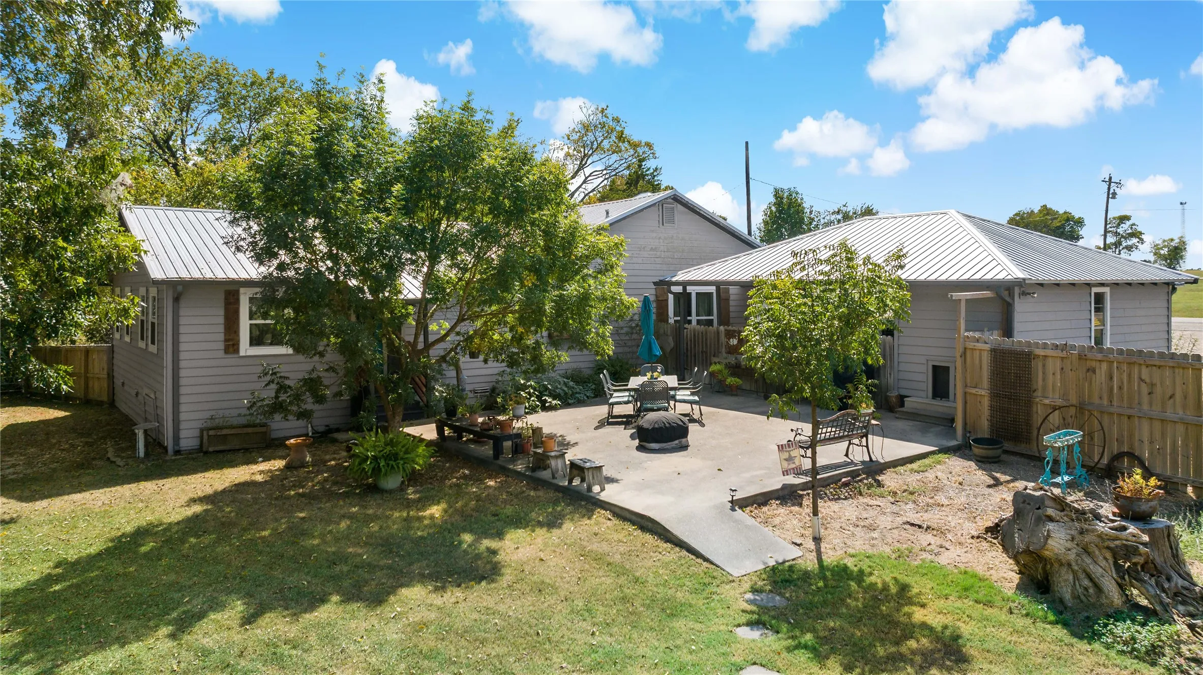 Single Family Residence For Sale in Red River (TX) County , 478 FM 1159, Clarksville, Texas 75426, 3 Bedroom, 2 Bathroom, Garage spaces, 1,952 Sqft, built in 0, mls#21387526, Real Estate Agent in Clarksville, Homes For Sale in Red River (TX) county, Homes For Sale in Clarksville, Realtor in Clarksville Texas, Real Estate Brokerage Independent Realty Texas, Luminita Cordes Realtor