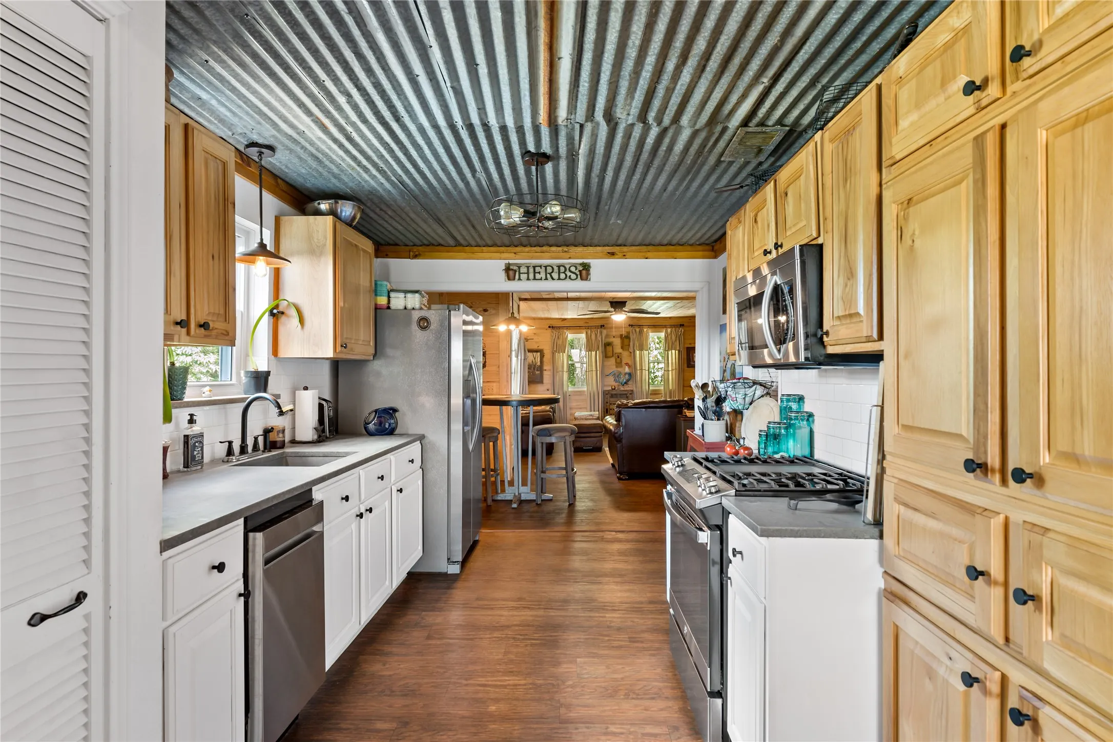 Single Family Residence For Sale in Red River (TX) County , 478 FM 1159, Clarksville, Texas 75426, 3 Bedroom, 2 Bathroom, Garage spaces, 1,952 Sqft, built in 0, mls#21387526, Real Estate Agent in Clarksville, Homes For Sale in Red River (TX) county, Homes For Sale in Clarksville, Realtor in Clarksville Texas, Real Estate Brokerage Independent Realty Texas, Luminita Cordes Realtor