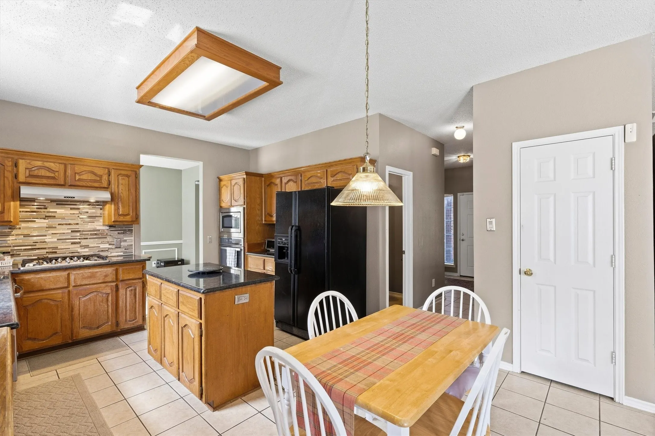 Single Family Residence For Sale in Collin County , 1700 Eastfork Lane, Wylie, Texas 75098, 4 Bedroom, 3 Bathroom, 2 Garage spaces, 2,617 Sqft, built in 2001, mls#21387522, Real Estate Agent in Wylie, Homes For Sale in Collin county, Homes For Sale in Wylie, Realtor in Wylie Texas, Real Estate Brokerage Independent Realty Texas, Luminita Cordes Realtor