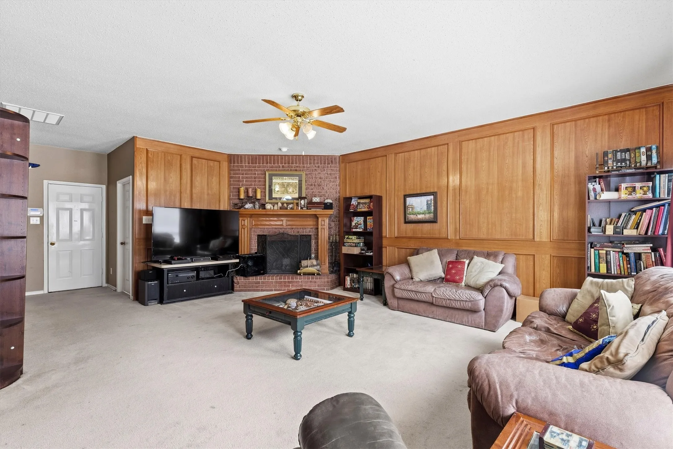 Single Family Residence For Sale in Collin County , 1700 Eastfork Lane, Wylie, Texas 75098, 4 Bedroom, 3 Bathroom, 2 Garage spaces, 2,617 Sqft, built in 2001, mls#21387522, Real Estate Agent in Wylie, Homes For Sale in Collin county, Homes For Sale in Wylie, Realtor in Wylie Texas, Real Estate Brokerage Independent Realty Texas, Luminita Cordes Realtor