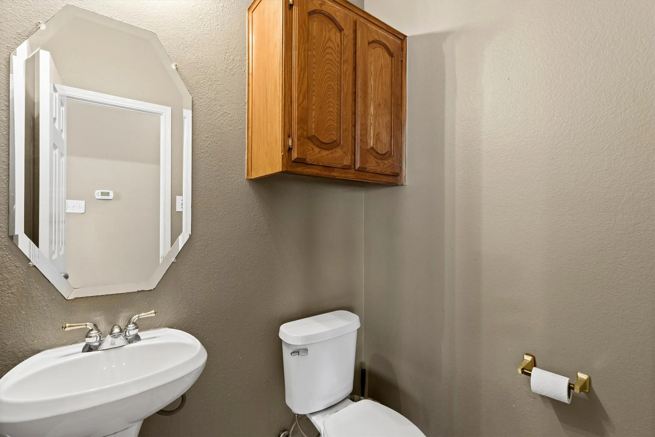 Single Family Residence For Sale in Collin County , 1700 Eastfork Lane, Wylie, Texas 75098, 4 Bedroom, 3 Bathroom, 2 Garage spaces, 2,617 Sqft, built in 2001, mls#21387522, Real Estate Agent in Wylie, Homes For Sale in Collin county, Homes For Sale in Wylie, Realtor in Wylie Texas, Real Estate Brokerage Independent Realty Texas, Luminita Cordes Realtor