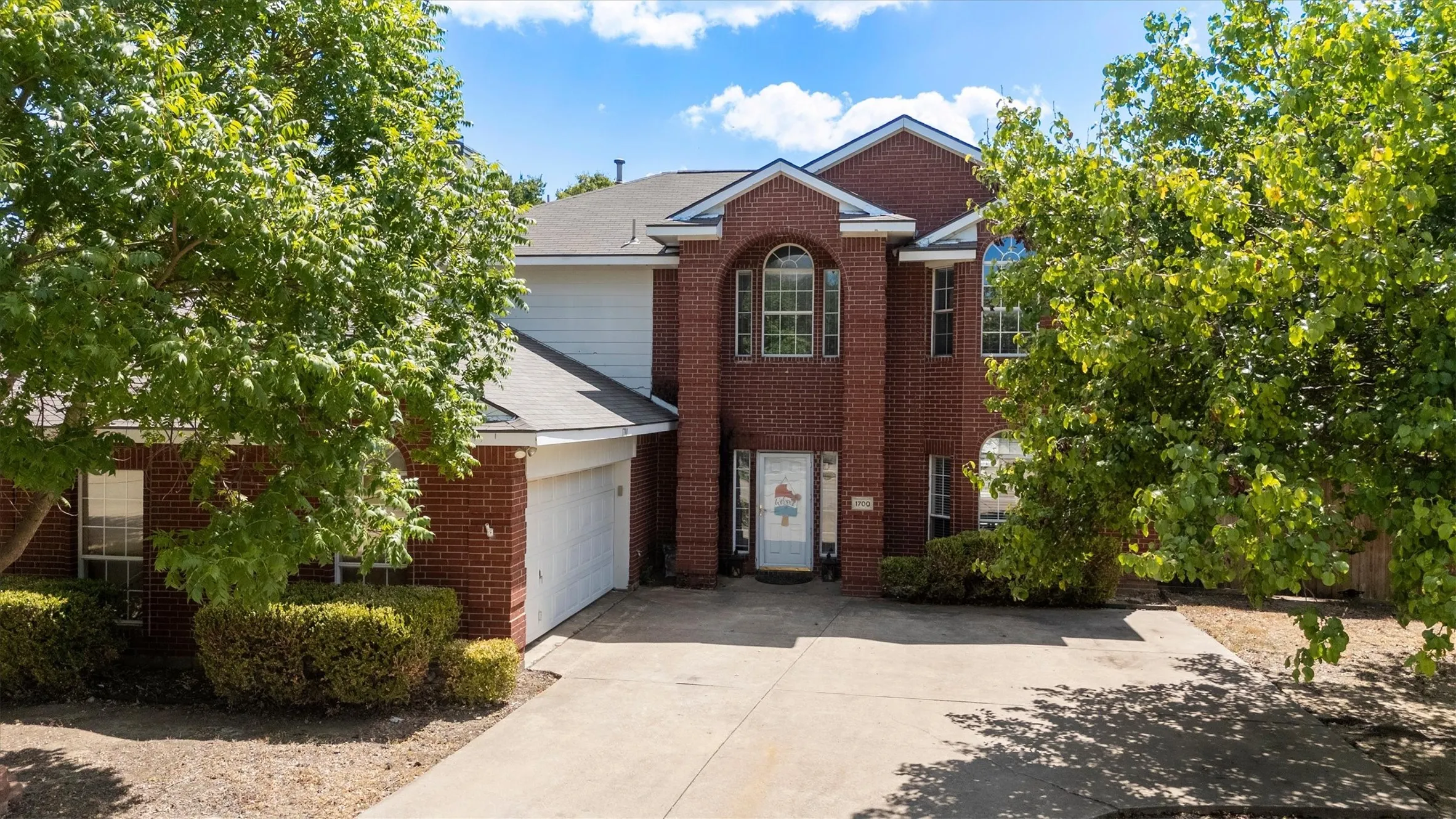 Single Family Residence For Sale in Collin County , 1700 Eastfork Lane, Wylie, Texas 75098, 4 Bedroom, 3 Bathroom, 2 Garage spaces, 2,617 Sqft, built in 2001, mls#21387522, Real Estate Agent in Wylie, Homes For Sale in Collin county, Homes For Sale in Wylie, Realtor in Wylie Texas, Real Estate Brokerage Independent Realty Texas, Luminita Cordes Realtor