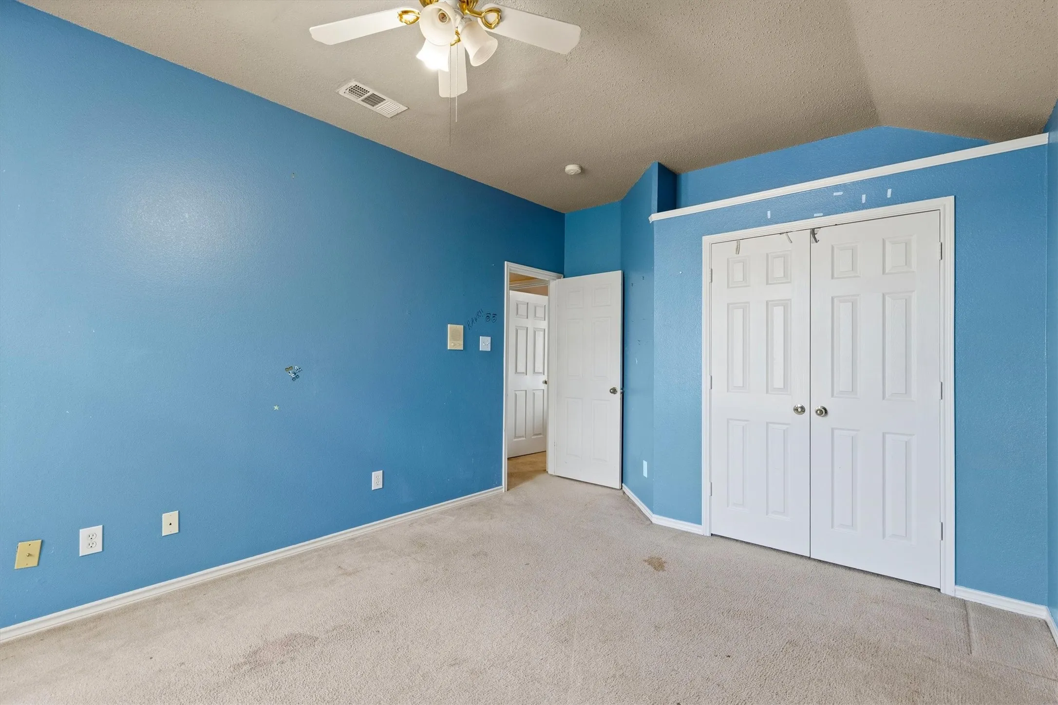 Single Family Residence For Sale in Collin County , 1700 Eastfork Lane, Wylie, Texas 75098, 4 Bedroom, 3 Bathroom, 2 Garage spaces, 2,617 Sqft, built in 2001, mls#21387522, Real Estate Agent in Wylie, Homes For Sale in Collin county, Homes For Sale in Wylie, Realtor in Wylie Texas, Real Estate Brokerage Independent Realty Texas, Luminita Cordes Realtor