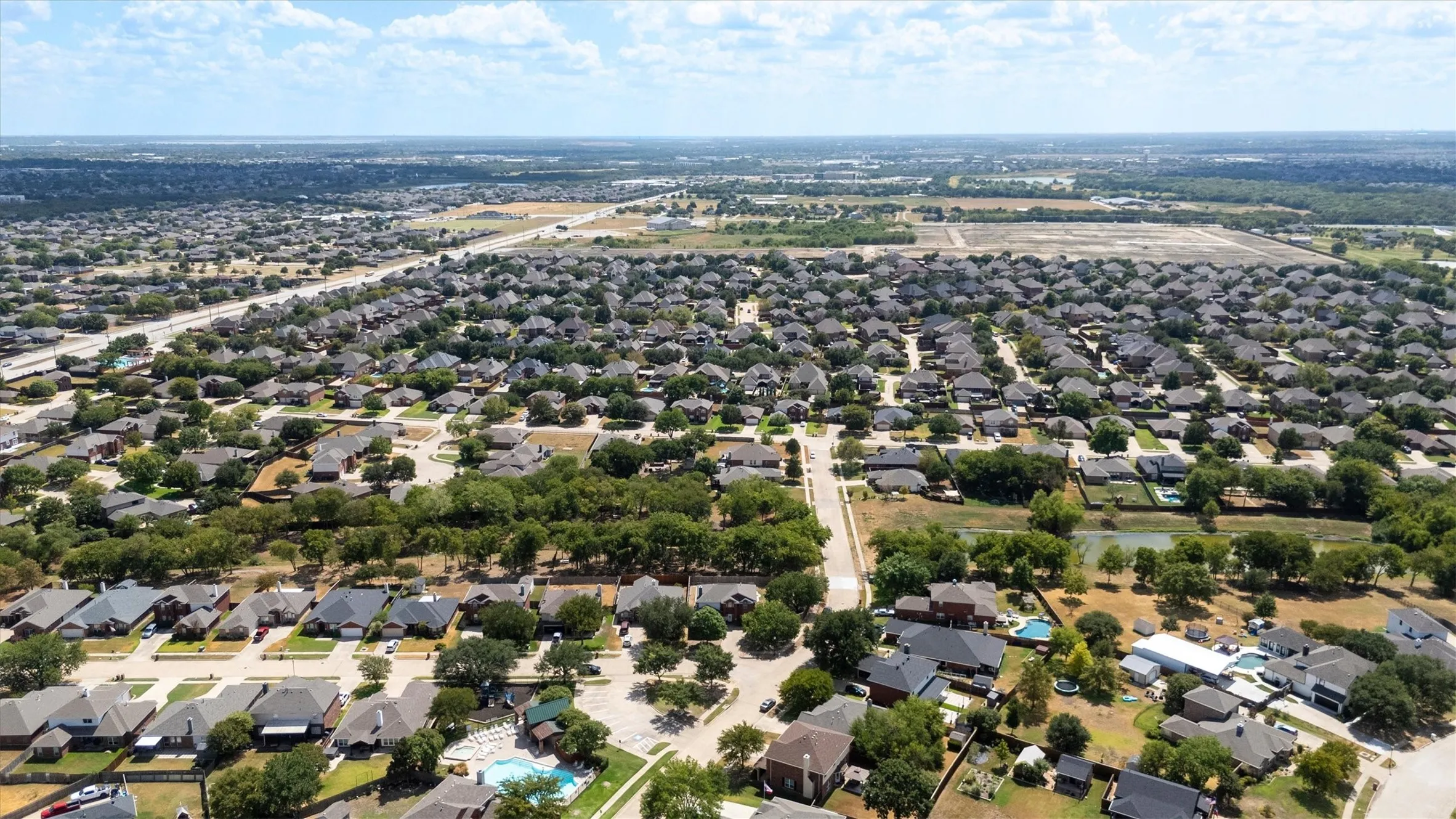 Single Family Residence For Sale in Collin County , 1700 Eastfork Lane, Wylie, Texas 75098, 4 Bedroom, 3 Bathroom, 2 Garage spaces, 2,617 Sqft, built in 2001, mls#21387522, Real Estate Agent in Wylie, Homes For Sale in Collin county, Homes For Sale in Wylie, Realtor in Wylie Texas, Real Estate Brokerage Independent Realty Texas, Luminita Cordes Realtor