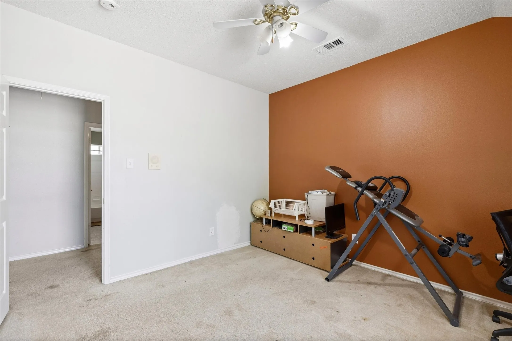 Single Family Residence For Sale in Collin County , 1700 Eastfork Lane, Wylie, Texas 75098, 4 Bedroom, 3 Bathroom, 2 Garage spaces, 2,617 Sqft, built in 2001, mls#21387522, Real Estate Agent in Wylie, Homes For Sale in Collin county, Homes For Sale in Wylie, Realtor in Wylie Texas, Real Estate Brokerage Independent Realty Texas, Luminita Cordes Realtor