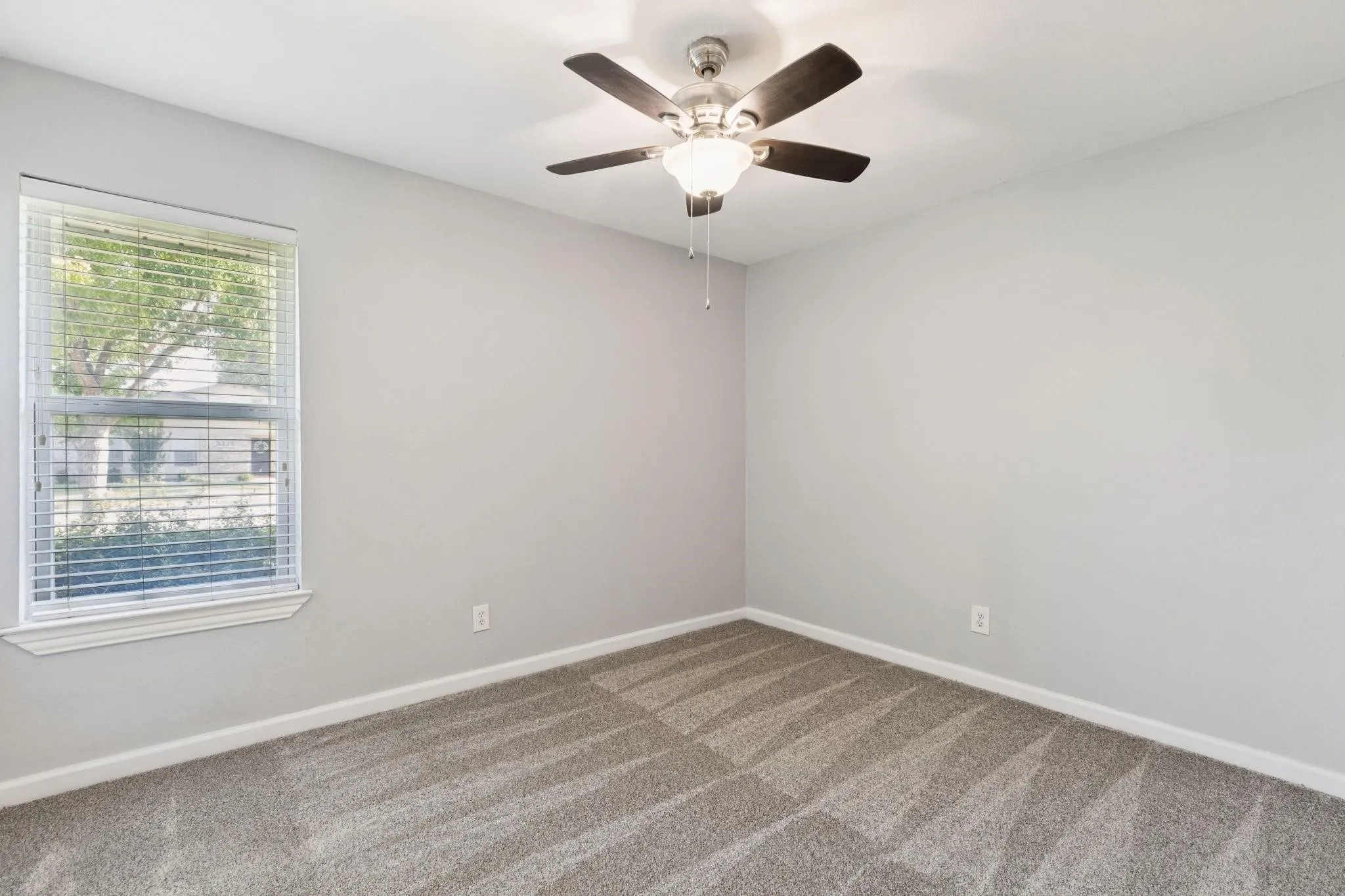 Single Family Residence For Rent in Collin County , 3324 Claymore Drive, Plano, Texas 75075, 3 Bedroom, 2 Bathroom, 2 Garage spaces, 1,430 Sqft, built in 1972, mls#21387546, Real Estate Agent in Plano, Homes For Rent in Collin county, Homes For Rent in Plano, Realtor in Plano Texas, Real Estate Brokerage Independent Realty Texas, Luminita Cordes Realtor