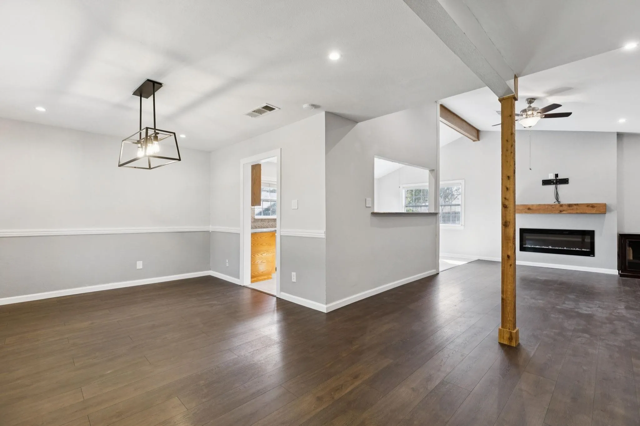 Single Family Residence For Rent in Collin County , 3324 Claymore Drive, Plano, Texas 75075, 3 Bedroom, 2 Bathroom, 2 Garage spaces, 1,430 Sqft, built in 1972, mls#21387546, Real Estate Agent in Plano, Homes For Rent in Collin county, Homes For Rent in Plano, Realtor in Plano Texas, Real Estate Brokerage Independent Realty Texas, Luminita Cordes Realtor