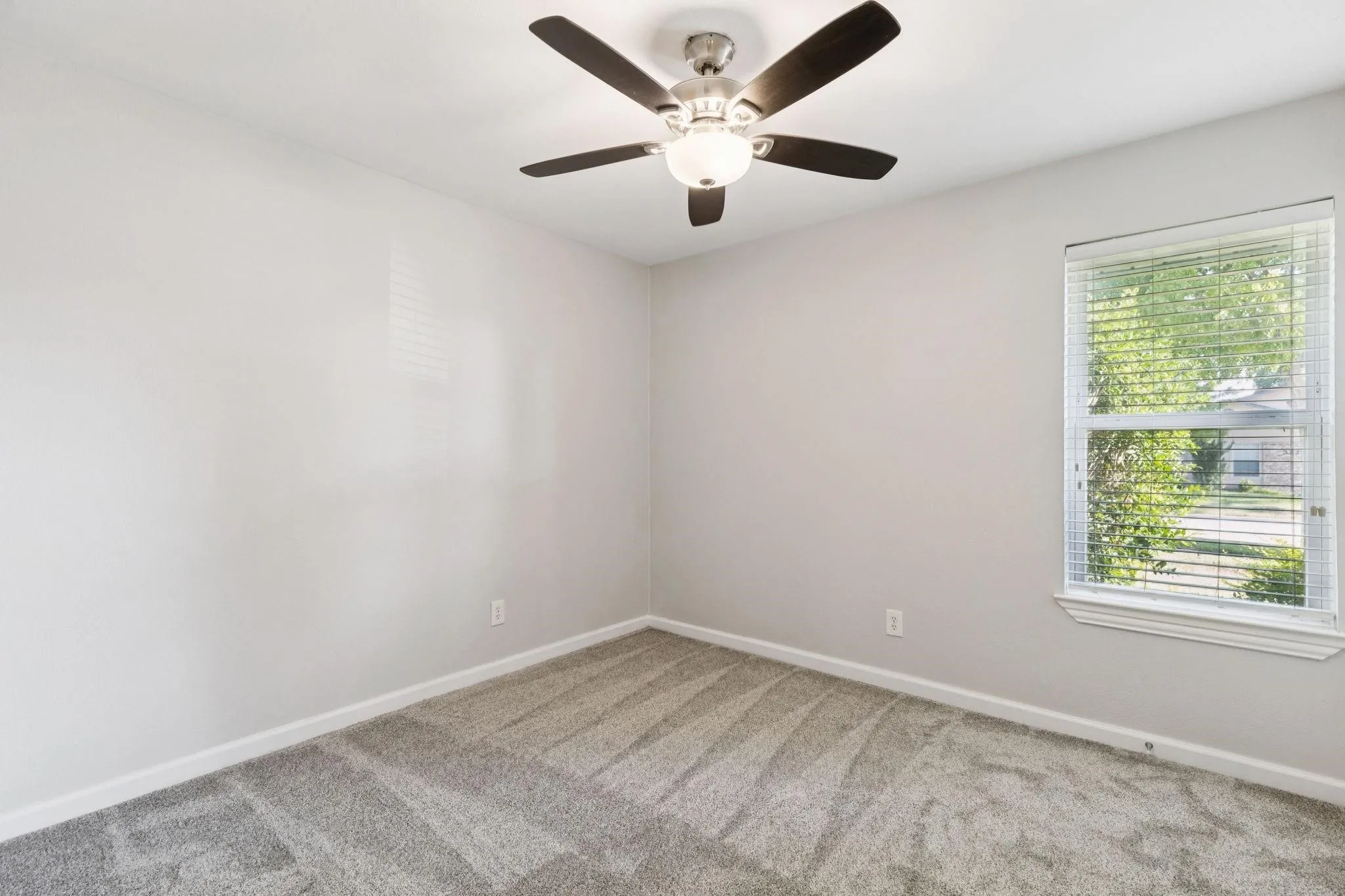 Single Family Residence For Rent in Collin County , 3324 Claymore Drive, Plano, Texas 75075, 3 Bedroom, 2 Bathroom, 2 Garage spaces, 1,430 Sqft, built in 1972, mls#21387546, Real Estate Agent in Plano, Homes For Rent in Collin county, Homes For Rent in Plano, Realtor in Plano Texas, Real Estate Brokerage Independent Realty Texas, Luminita Cordes Realtor