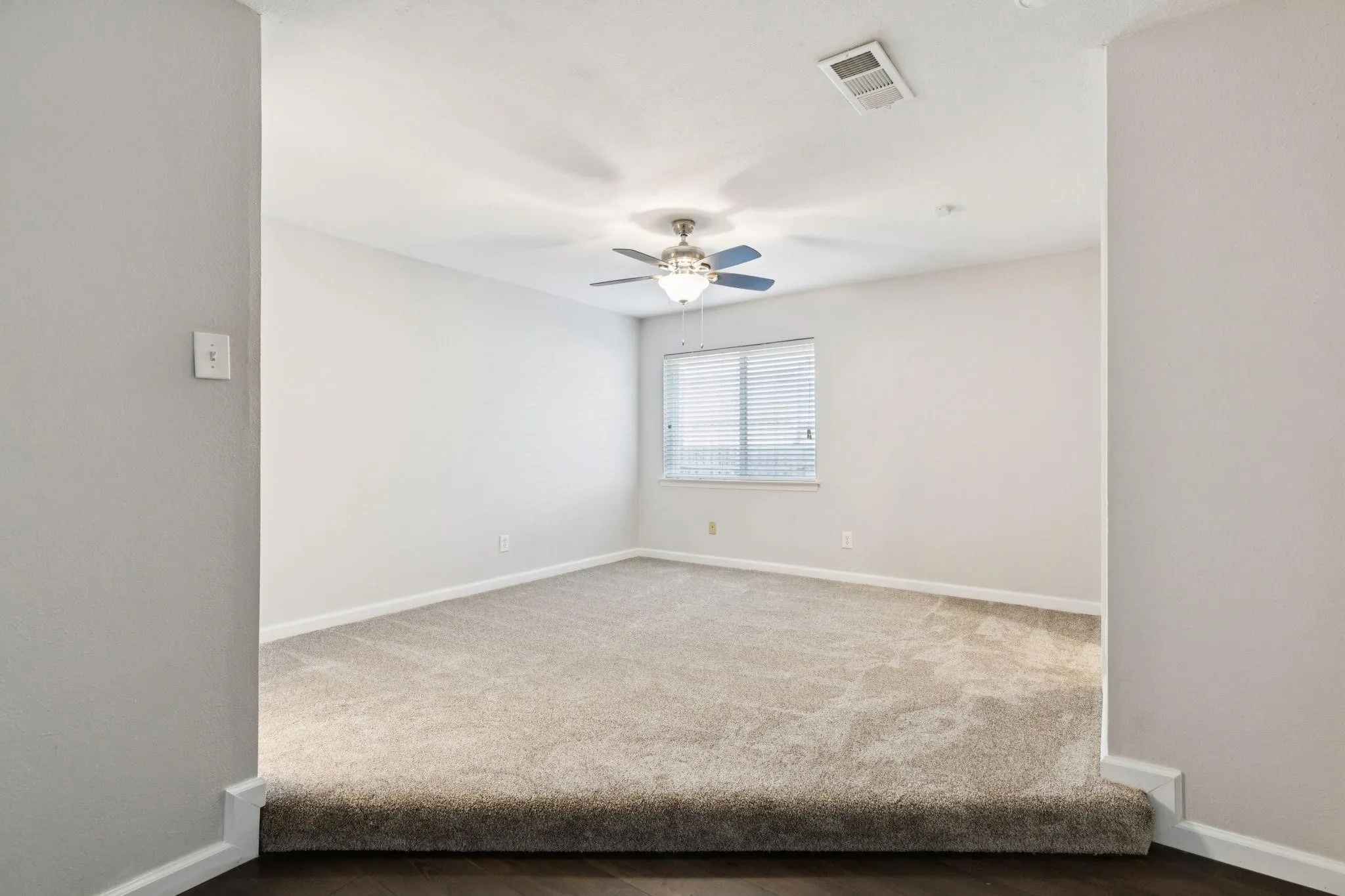 Single Family Residence For Rent in Collin County , 3324 Claymore Drive, Plano, Texas 75075, 3 Bedroom, 2 Bathroom, 2 Garage spaces, 1,430 Sqft, built in 1972, mls#21387546, Real Estate Agent in Plano, Homes For Rent in Collin county, Homes For Rent in Plano, Realtor in Plano Texas, Real Estate Brokerage Independent Realty Texas, Luminita Cordes Realtor