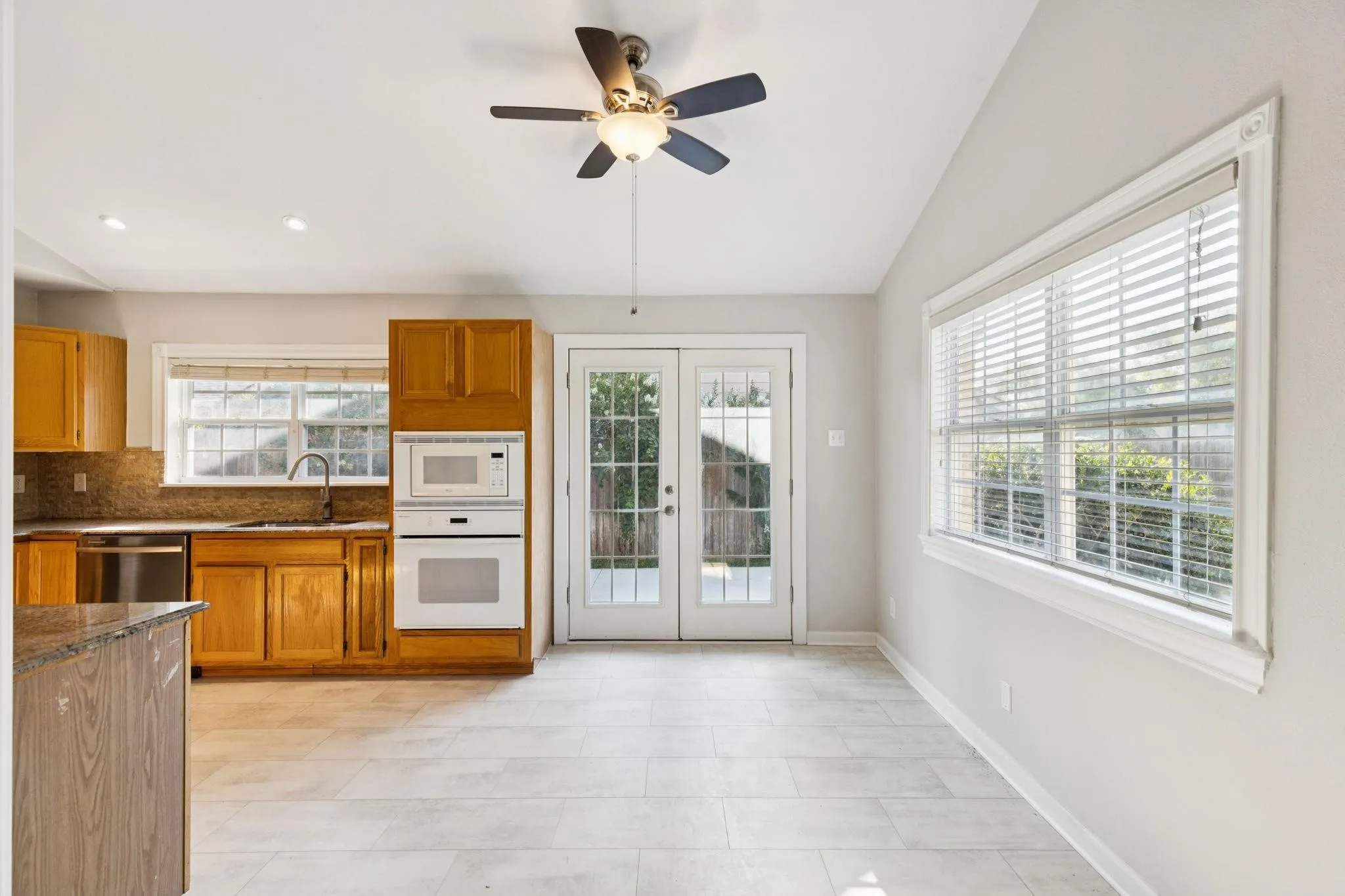 Single Family Residence For Rent in Collin County , 3324 Claymore Drive, Plano, Texas 75075, 3 Bedroom, 2 Bathroom, 2 Garage spaces, 1,430 Sqft, built in 1972, mls#21387546, Real Estate Agent in Plano, Homes For Rent in Collin county, Homes For Rent in Plano, Realtor in Plano Texas, Real Estate Brokerage Independent Realty Texas, Luminita Cordes Realtor