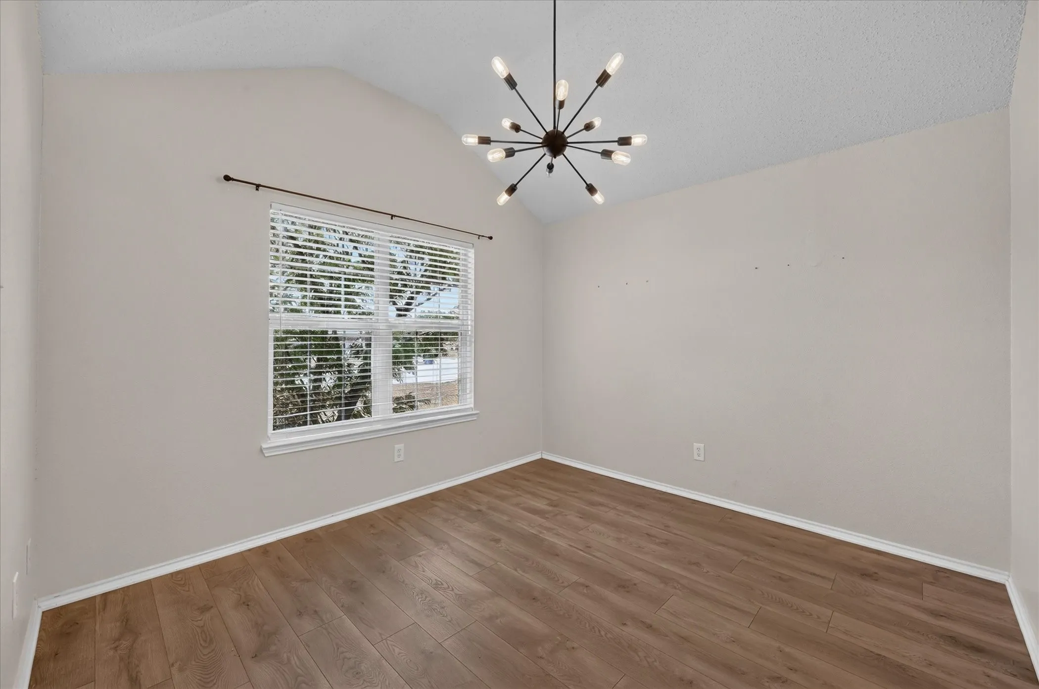 Single Family Residence For Sale in Johnson County , 844 Canyon Cove Drive, Burleson, Texas 76028, 3 Bedroom, 2 Bathroom, 2 Garage spaces, 1,617 Sqft, built in 2001, mls#21387549, Real Estate Agent in Burleson, Homes For Sale in Johnson county, Homes For Sale in Burleson, Realtor in Burleson Texas, Real Estate Brokerage Independent Realty Texas, Luminita Cordes Realtor