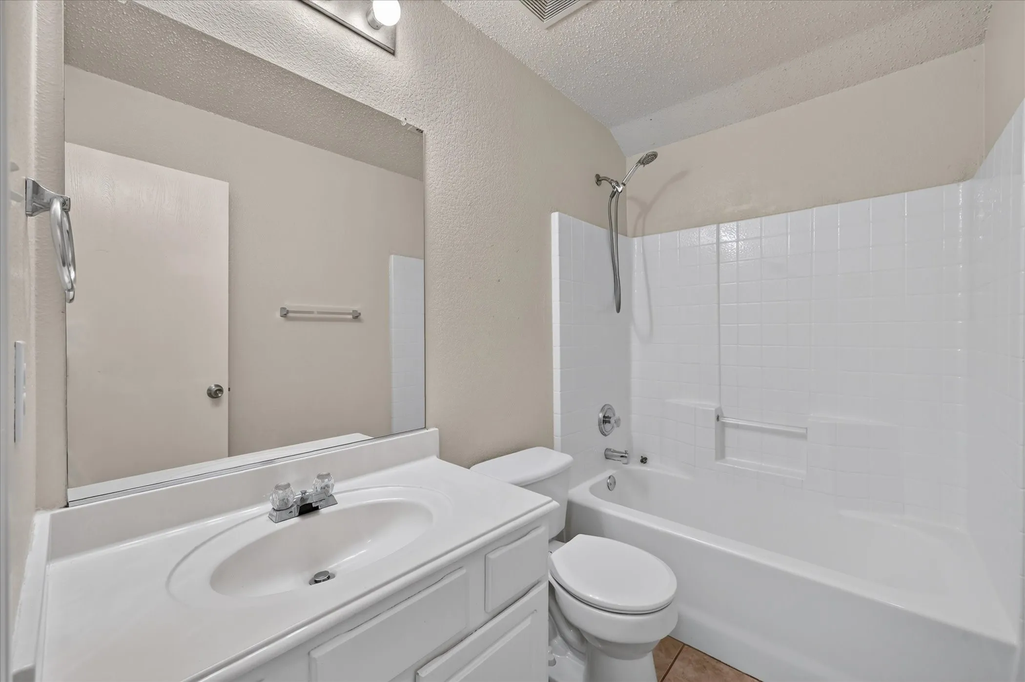 Single Family Residence For Sale in Johnson County , 844 Canyon Cove Drive, Burleson, Texas 76028, 3 Bedroom, 2 Bathroom, 2 Garage spaces, 1,617 Sqft, built in 2001, mls#21387549, Real Estate Agent in Burleson, Homes For Sale in Johnson county, Homes For Sale in Burleson, Realtor in Burleson Texas, Real Estate Brokerage Independent Realty Texas, Luminita Cordes Realtor