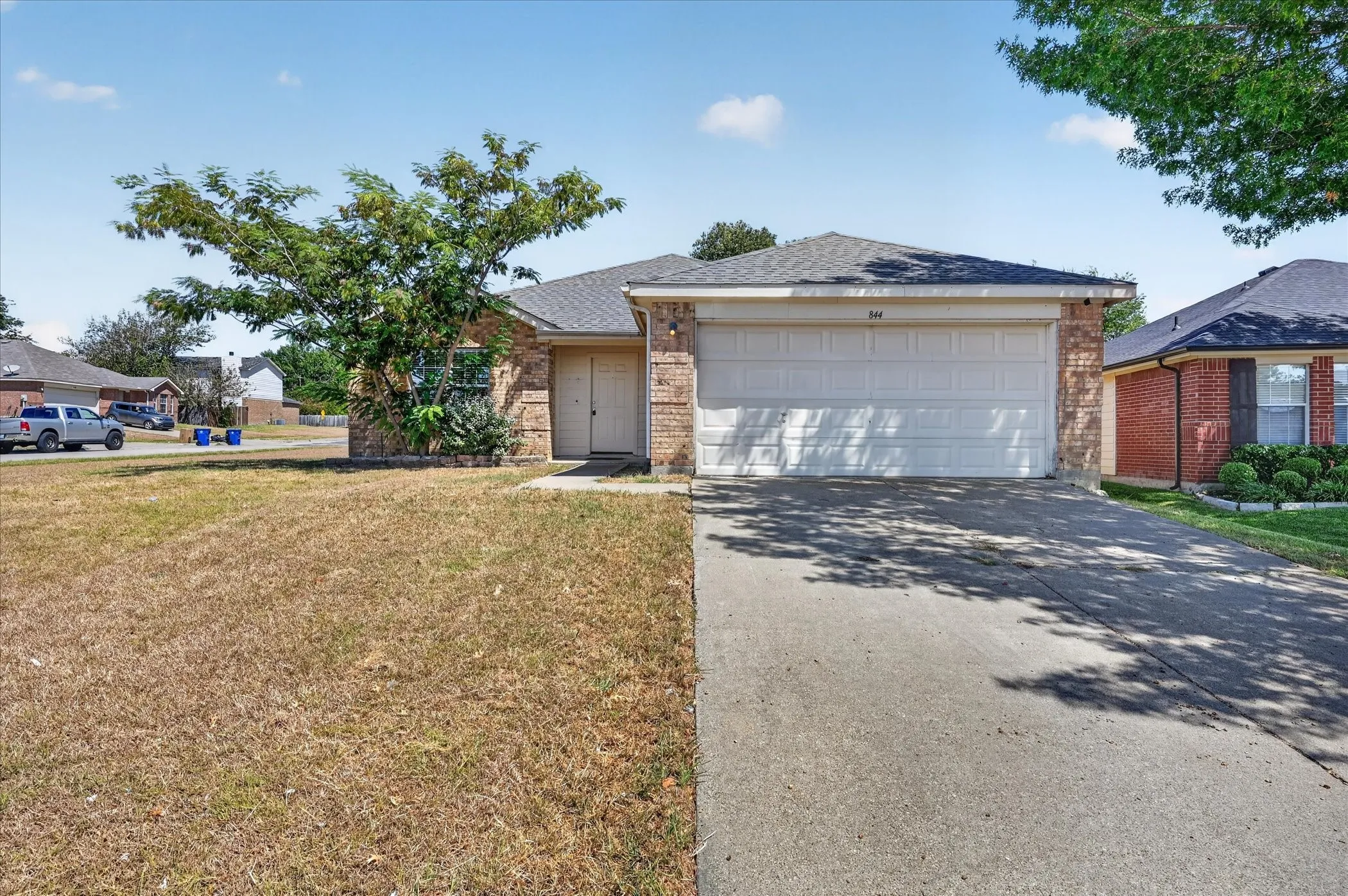 Single Family Residence For Sale in Johnson County , 844 Canyon Cove Drive, Burleson, Texas 76028, 3 Bedroom, 2 Bathroom, 2 Garage spaces, 1,617 Sqft, built in 2001, mls#21387549, Real Estate Agent in Burleson, Homes For Sale in Johnson county, Homes For Sale in Burleson, Realtor in Burleson Texas, Real Estate Brokerage Independent Realty Texas, Luminita Cordes Realtor