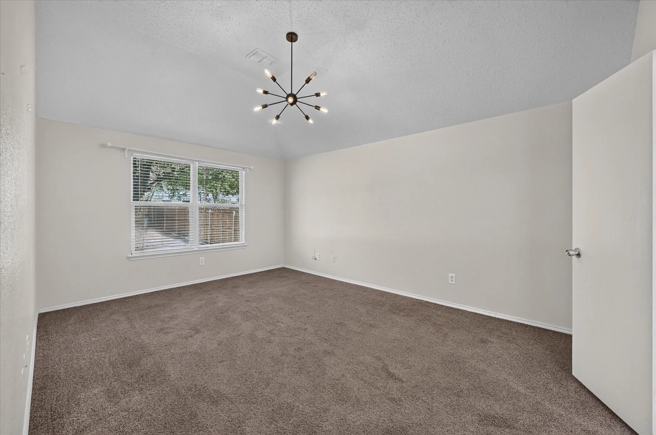Single Family Residence For Sale in Johnson County , 844 Canyon Cove Drive, Burleson, Texas 76028, 3 Bedroom, 2 Bathroom, 2 Garage spaces, 1,617 Sqft, built in 2001, mls#21387549, Real Estate Agent in Burleson, Homes For Sale in Johnson county, Homes For Sale in Burleson, Realtor in Burleson Texas, Real Estate Brokerage Independent Realty Texas, Luminita Cordes Realtor