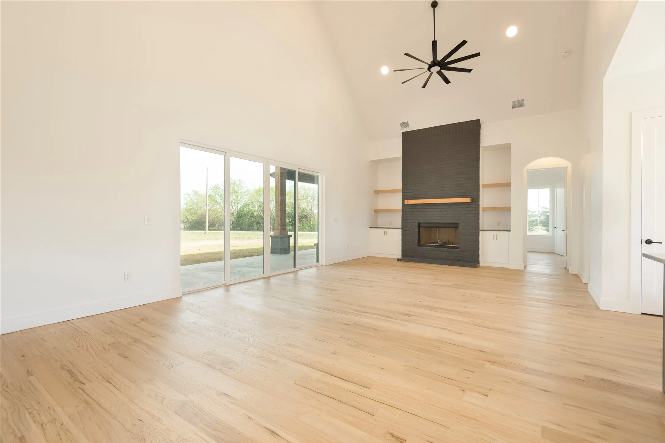 Single Family Residence For Sale in Hunt County , 4863 County Road 1098, Celeste, Texas 75423, 3 Bedroom, 4 Bathroom, 2 Garage spaces, 2,310 Sqft, built in 2025, mls#21387553, Real Estate Agent in Celeste, Homes For Sale in Hunt county, Homes For Sale in Celeste, Realtor in Celeste Texas, Real Estate Brokerage Independent Realty Texas, Luminita Cordes Realtor