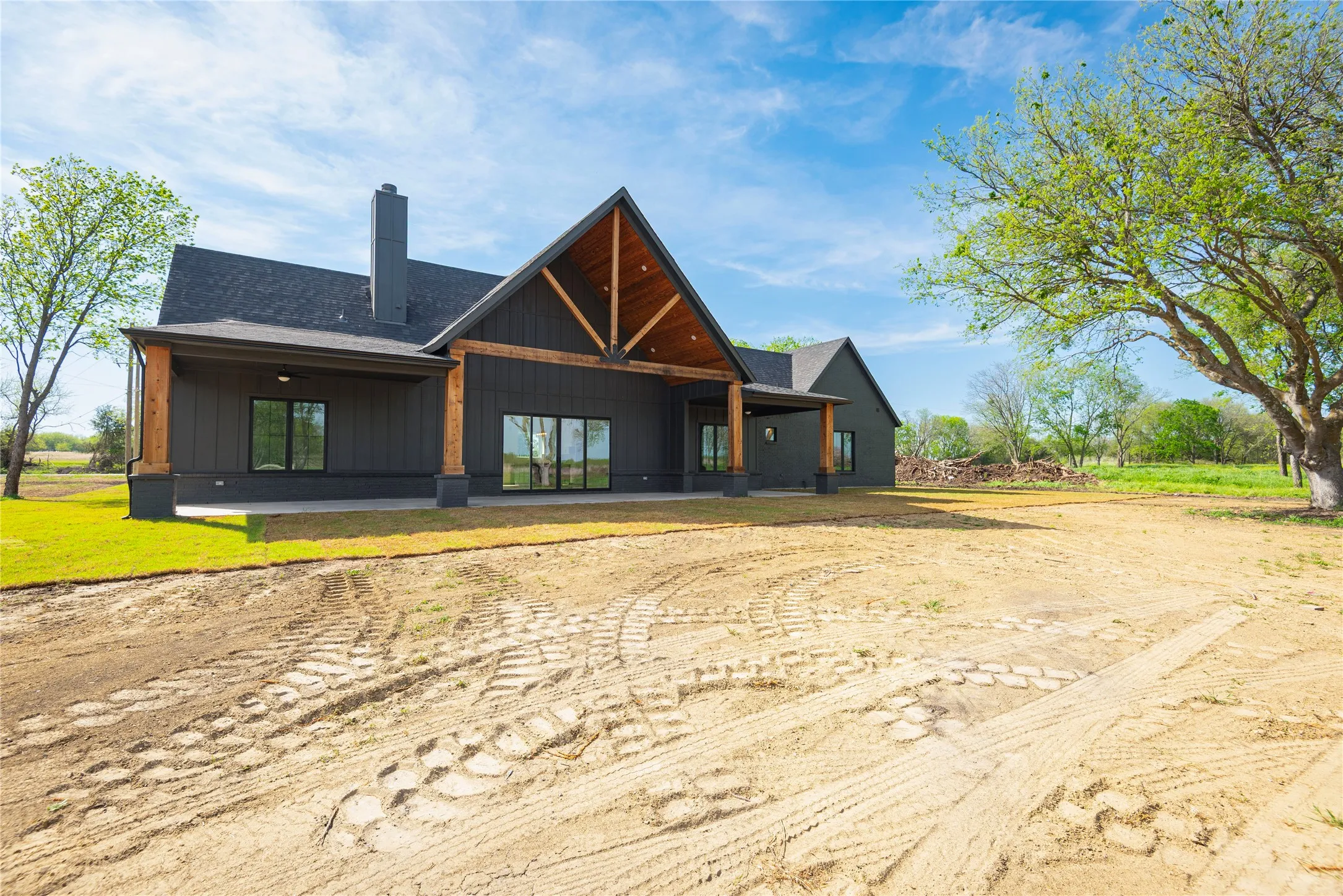 Single Family Residence For Sale in Hunt County , 4863 County Road 1098, Celeste, Texas 75423, 3 Bedroom, 4 Bathroom, 2 Garage spaces, 2,310 Sqft, built in 2025, mls#21387553, Real Estate Agent in Celeste, Homes For Sale in Hunt county, Homes For Sale in Celeste, Realtor in Celeste Texas, Real Estate Brokerage Independent Realty Texas, Luminita Cordes Realtor
