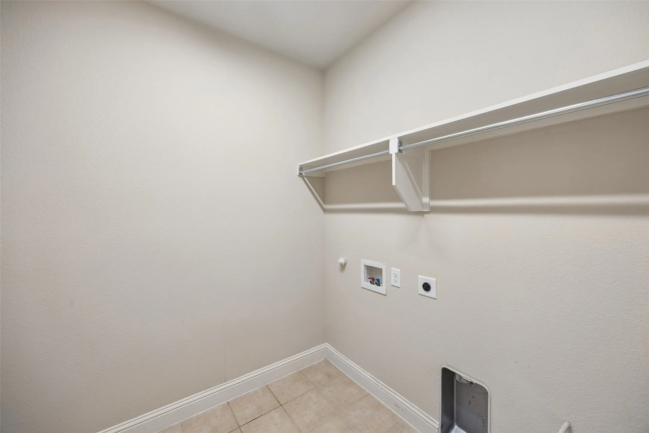 Single Family Residence For Rent in Denton County , 1824 Balboa Park Drive, Prosper, Texas 75078, 5 Bedroom, 3 Bathroom, 2 Garage spaces, 3,082 Sqft, built in 2016, mls#21382806, Real Estate Agent in Prosper, Homes For Rent in Denton county, Homes For Rent in Prosper, Realtor in Prosper Texas, Real Estate Brokerage Independent Realty Texas, Luminita Cordes Realtor