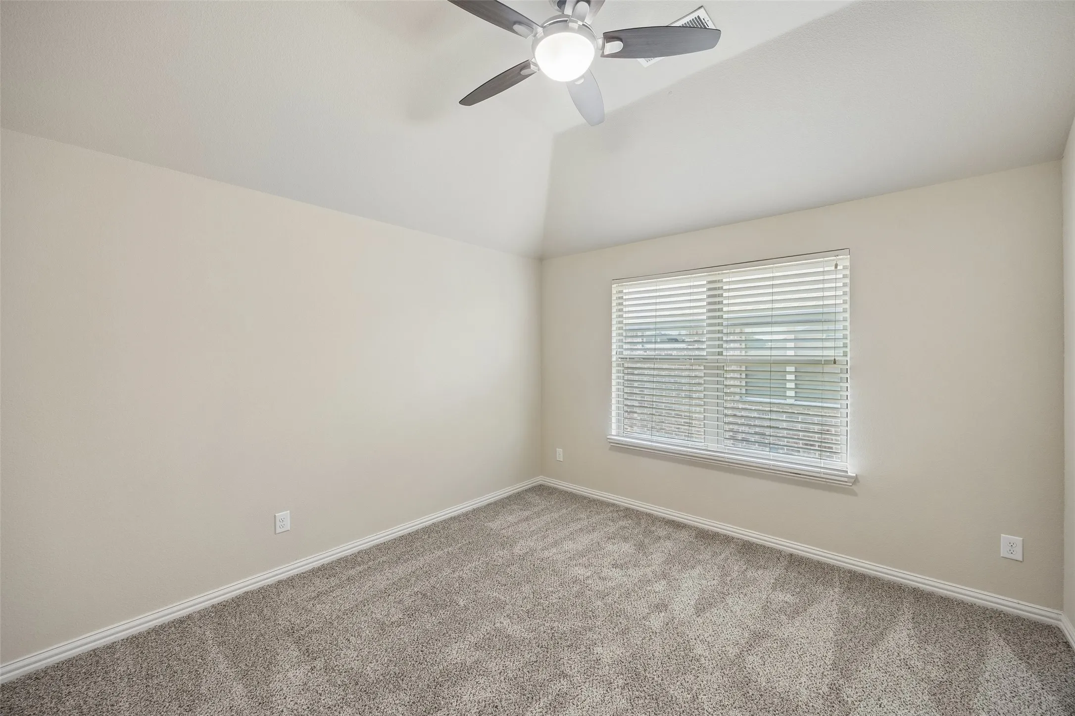 Single Family Residence For Rent in Denton County , 1824 Balboa Park Drive, Prosper, Texas 75078, 5 Bedroom, 3 Bathroom, 2 Garage spaces, 3,082 Sqft, built in 2016, mls#21382806, Real Estate Agent in Prosper, Homes For Rent in Denton county, Homes For Rent in Prosper, Realtor in Prosper Texas, Real Estate Brokerage Independent Realty Texas, Luminita Cordes Realtor