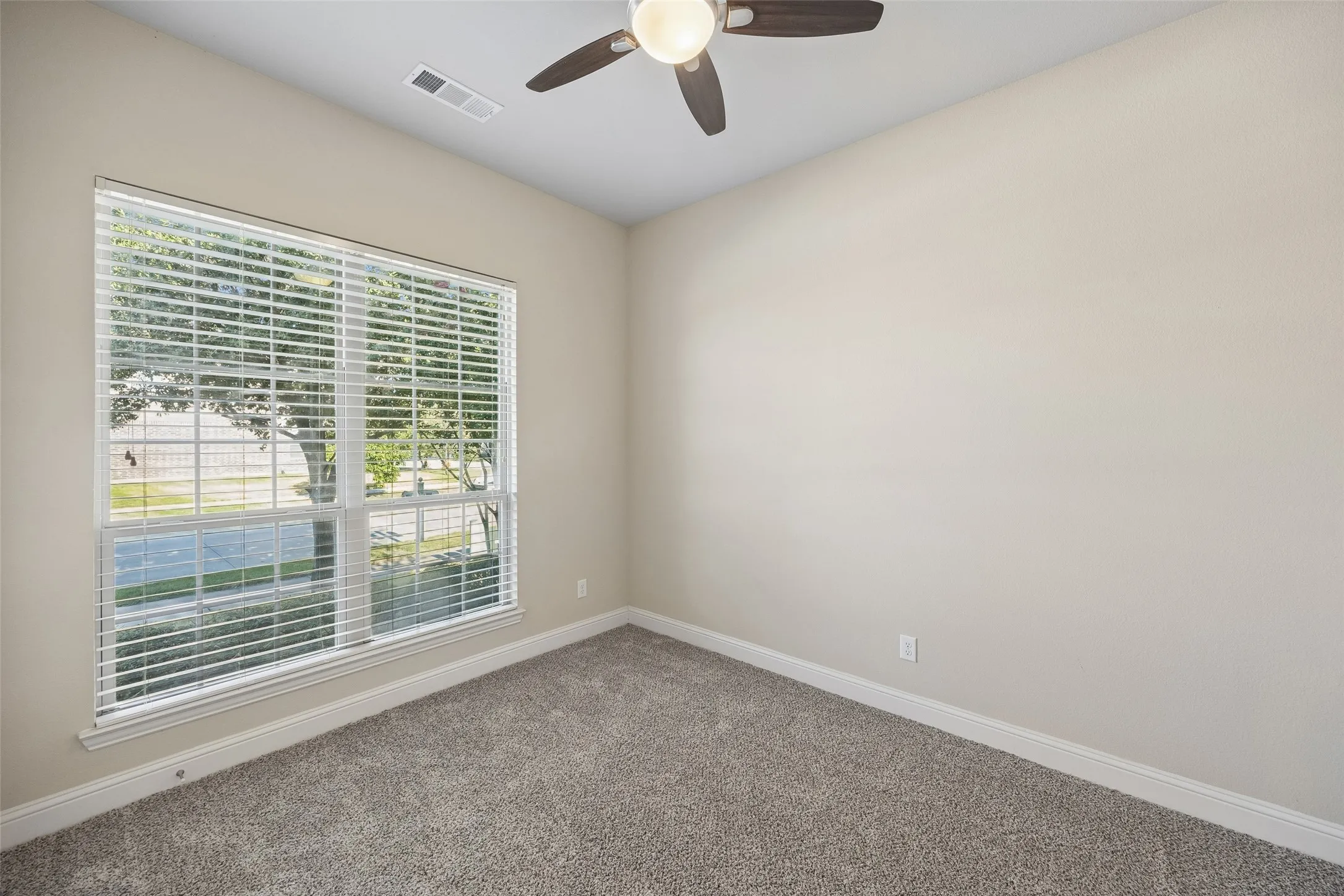 Single Family Residence For Rent in Denton County , 1824 Balboa Park Drive, Prosper, Texas 75078, 5 Bedroom, 3 Bathroom, 2 Garage spaces, 3,082 Sqft, built in 2016, mls#21382806, Real Estate Agent in Prosper, Homes For Rent in Denton county, Homes For Rent in Prosper, Realtor in Prosper Texas, Real Estate Brokerage Independent Realty Texas, Luminita Cordes Realtor