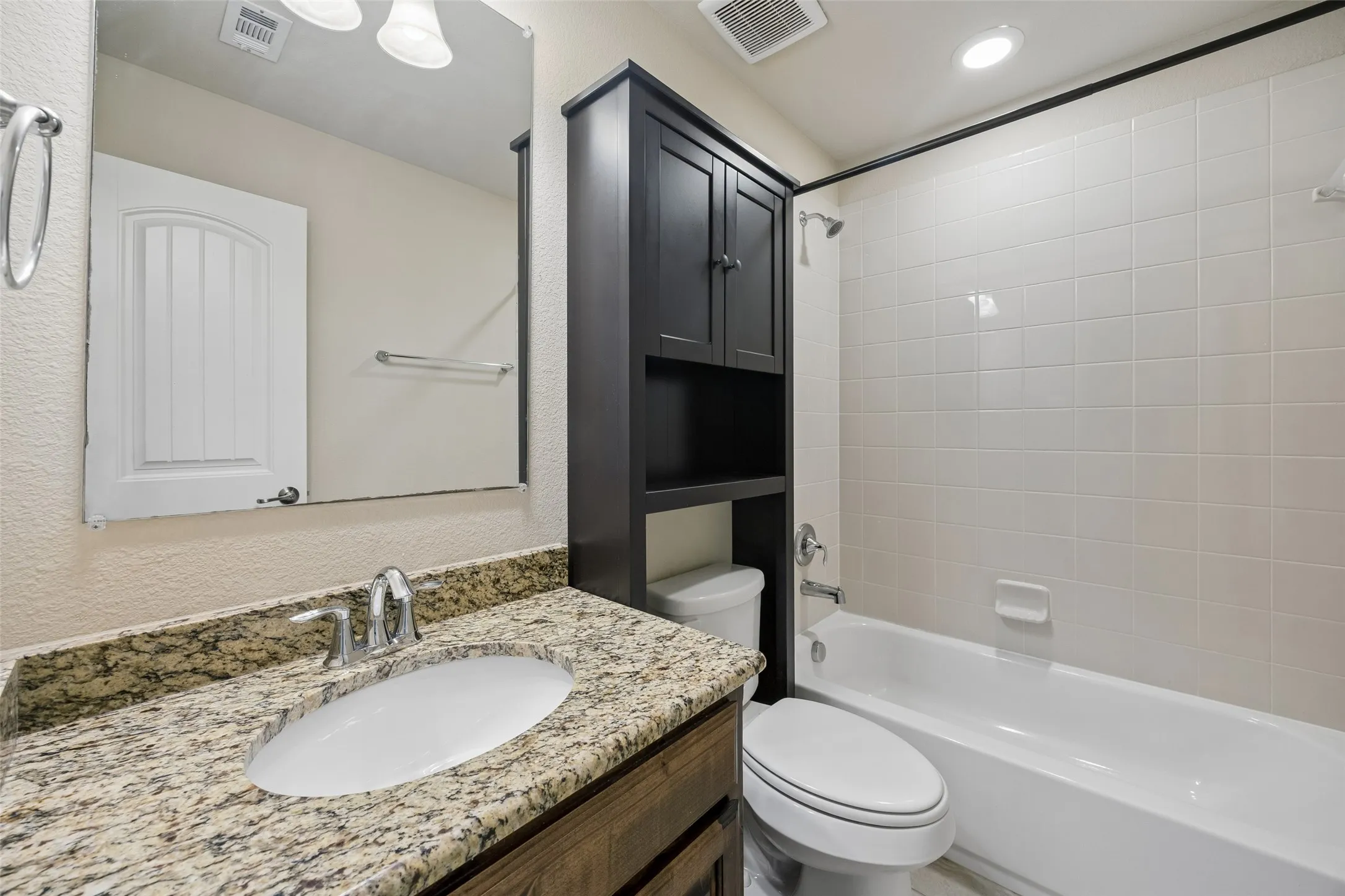 Single Family Residence For Rent in Denton County , 1824 Balboa Park Drive, Prosper, Texas 75078, 5 Bedroom, 3 Bathroom, 2 Garage spaces, 3,082 Sqft, built in 2016, mls#21382806, Real Estate Agent in Prosper, Homes For Rent in Denton county, Homes For Rent in Prosper, Realtor in Prosper Texas, Real Estate Brokerage Independent Realty Texas, Luminita Cordes Realtor
