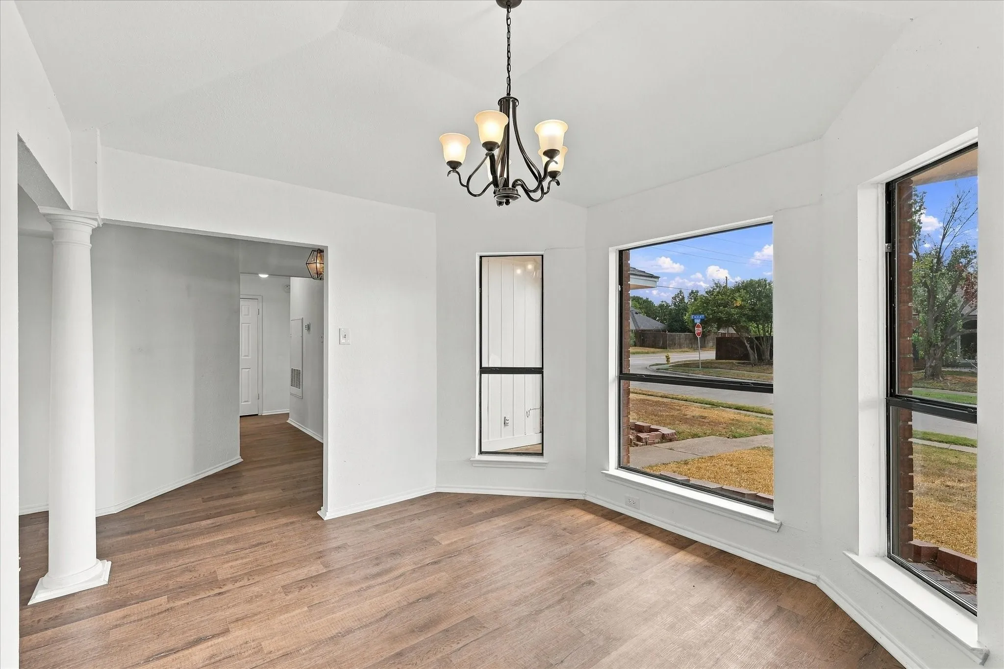 Single Family Residence For Sale in Dallas County , 648 Coats Street, Coppell, Texas 75019, 3 Bedroom, 2 Bathroom, 2 Garage spaces, 1,585 Sqft, built in 1985, mls#21386756, Real Estate Agent in Coppell, Homes For Sale in Dallas county, Homes For Sale in Coppell, Realtor in Coppell Texas, Real Estate Brokerage Independent Realty Texas, Luminita Cordes Realtor