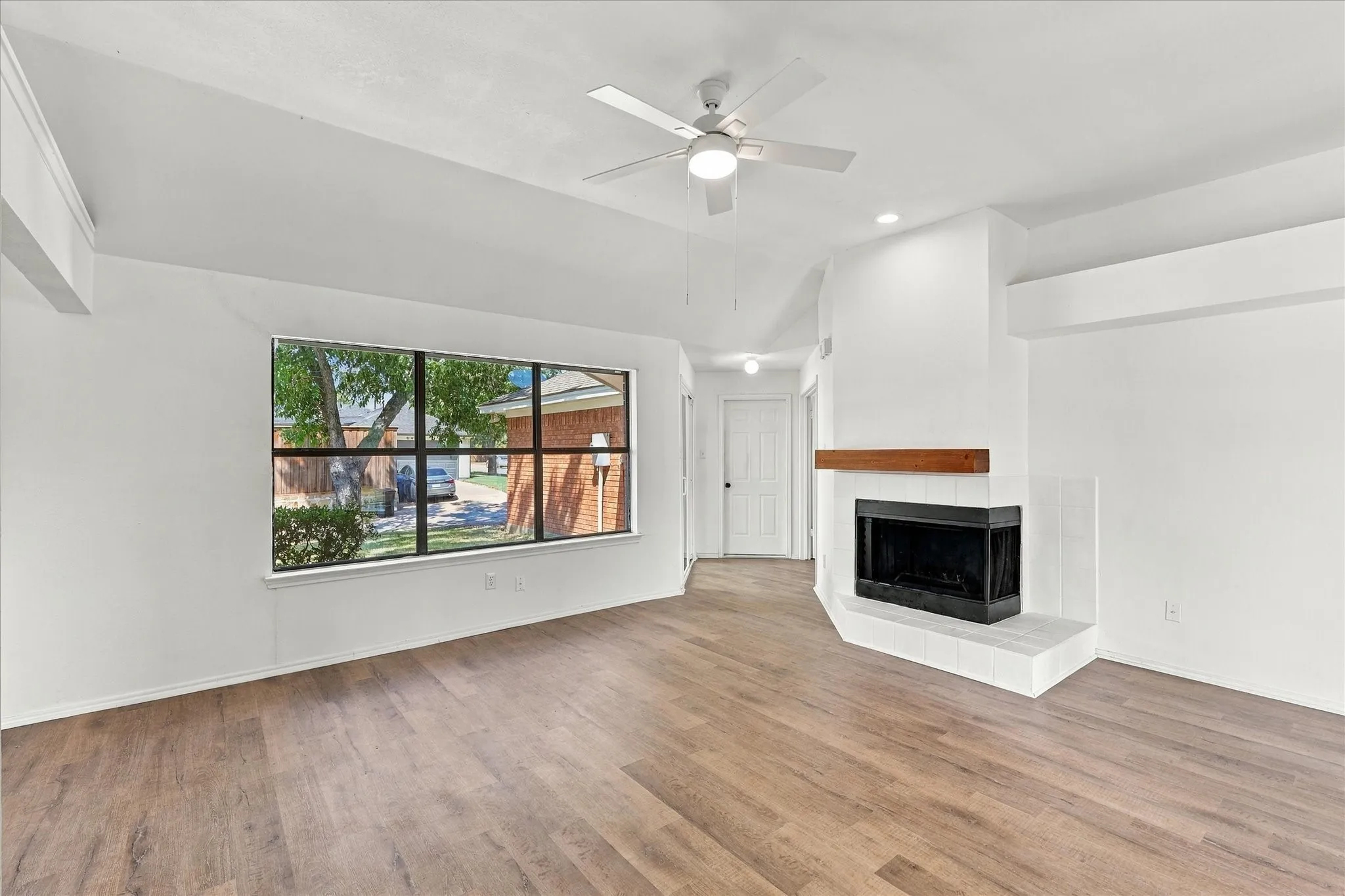 Single Family Residence For Sale in Dallas County , 648 Coats Street, Coppell, Texas 75019, 3 Bedroom, 2 Bathroom, 2 Garage spaces, 1,585 Sqft, built in 1985, mls#21386756, Real Estate Agent in Coppell, Homes For Sale in Dallas county, Homes For Sale in Coppell, Realtor in Coppell Texas, Real Estate Brokerage Independent Realty Texas, Luminita Cordes Realtor