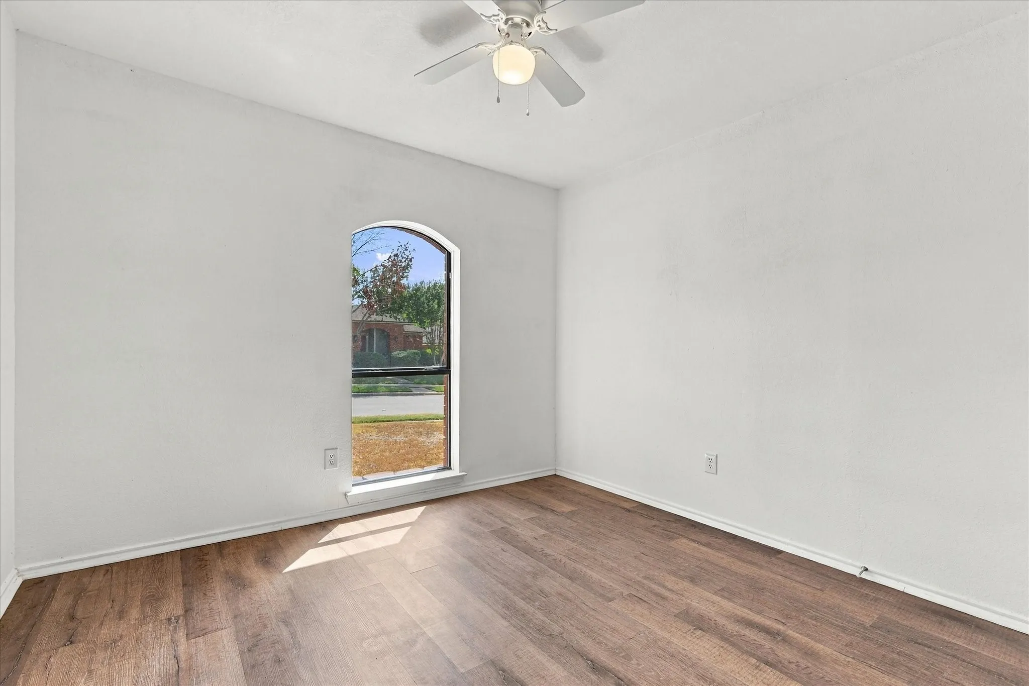 Single Family Residence For Sale in Dallas County , 648 Coats Street, Coppell, Texas 75019, 3 Bedroom, 2 Bathroom, 2 Garage spaces, 1,585 Sqft, built in 1985, mls#21386756, Real Estate Agent in Coppell, Homes For Sale in Dallas county, Homes For Sale in Coppell, Realtor in Coppell Texas, Real Estate Brokerage Independent Realty Texas, Luminita Cordes Realtor