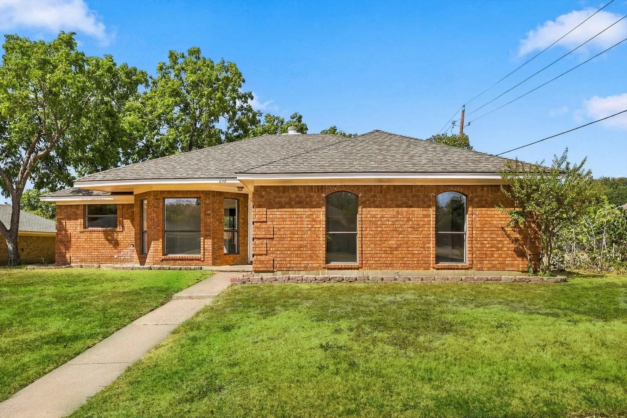 Single Family Residence For Sale in Dallas County , 648 Coats Street, Coppell, Texas 75019, 3 Bedroom, 2 Bathroom, 2 Garage spaces, 1,585 Sqft, built in 1985, mls#21386756, Real Estate Agent in Coppell, Homes For Sale in Dallas county, Homes For Sale in Coppell, Realtor in Coppell Texas, Real Estate Brokerage Independent Realty Texas, Luminita Cordes Realtor