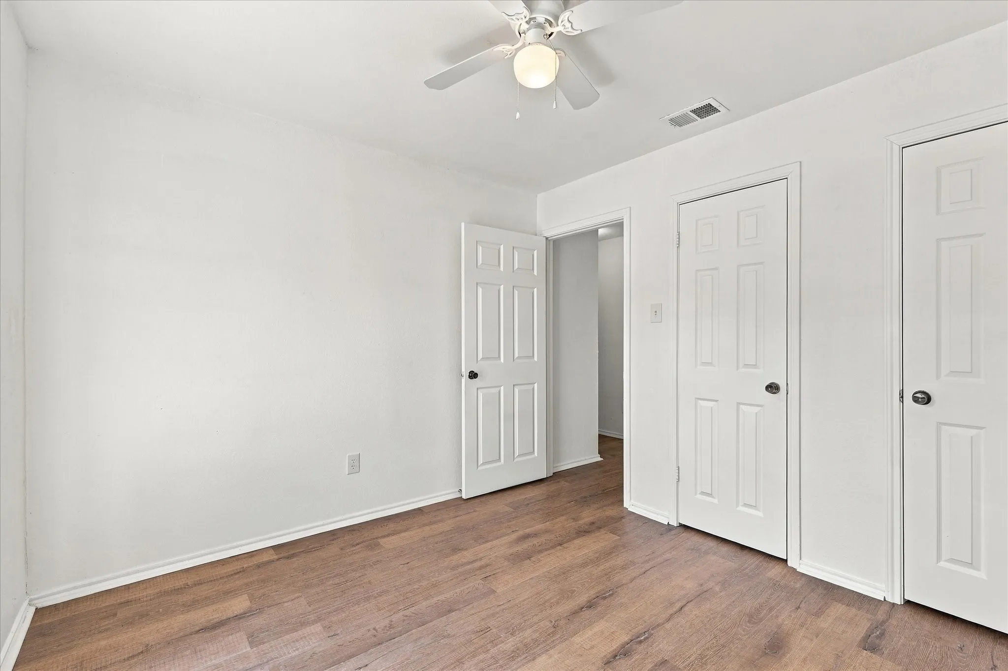 Single Family Residence For Sale in Dallas County , 648 Coats Street, Coppell, Texas 75019, 3 Bedroom, 2 Bathroom, 2 Garage spaces, 1,585 Sqft, built in 1985, mls#21386756, Real Estate Agent in Coppell, Homes For Sale in Dallas county, Homes For Sale in Coppell, Realtor in Coppell Texas, Real Estate Brokerage Independent Realty Texas, Luminita Cordes Realtor