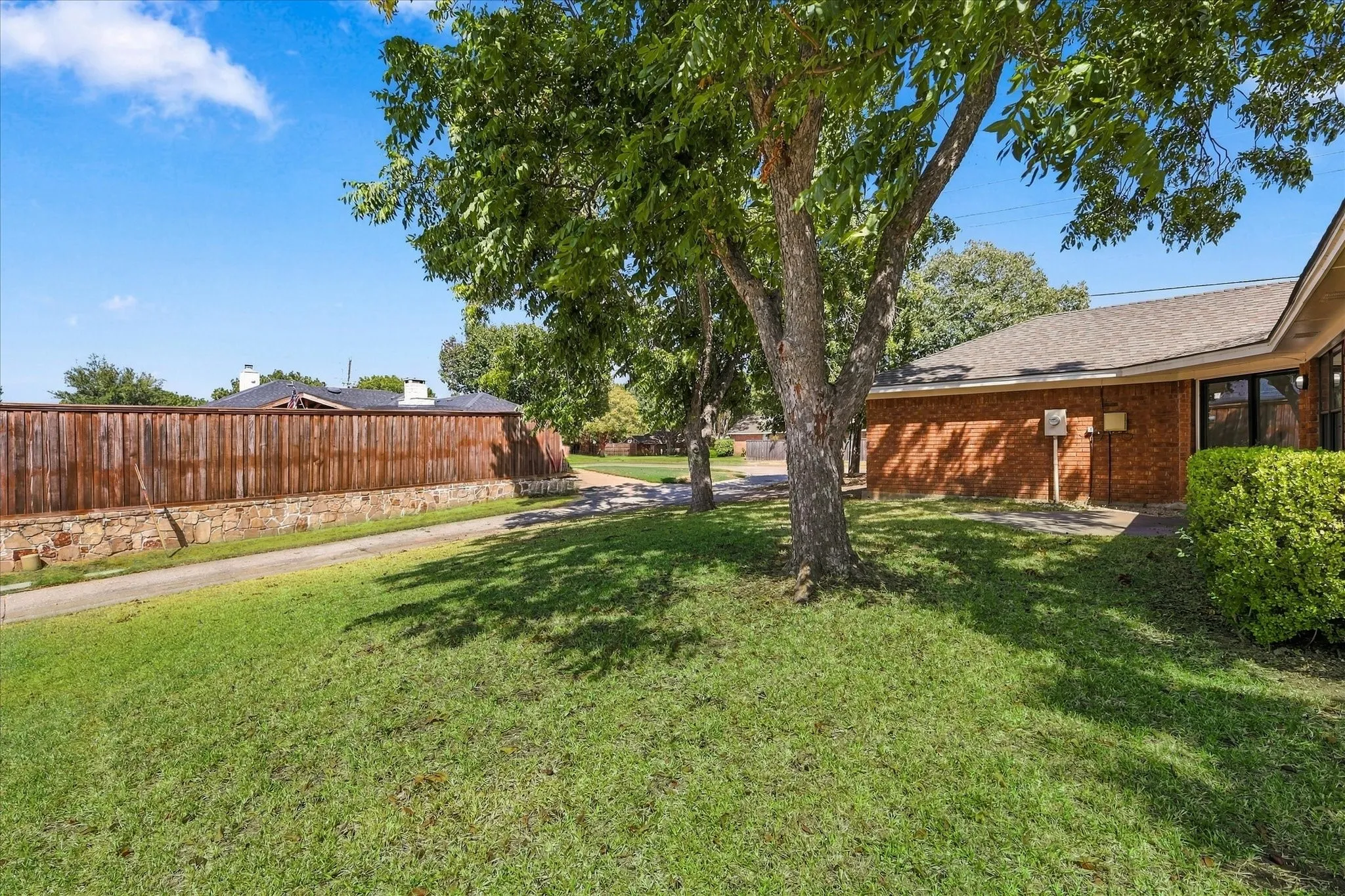 Single Family Residence For Sale in Dallas County , 648 Coats Street, Coppell, Texas 75019, 3 Bedroom, 2 Bathroom, 2 Garage spaces, 1,585 Sqft, built in 1985, mls#21386756, Real Estate Agent in Coppell, Homes For Sale in Dallas county, Homes For Sale in Coppell, Realtor in Coppell Texas, Real Estate Brokerage Independent Realty Texas, Luminita Cordes Realtor