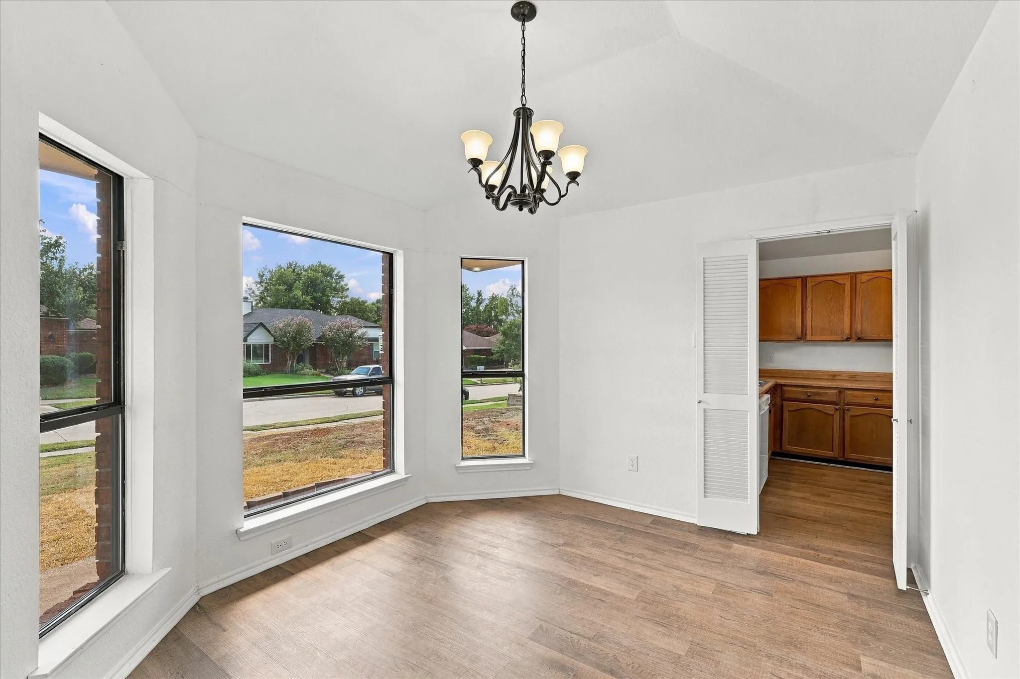 Single Family Residence For Sale in Dallas County , 648 Coats Street, Coppell, Texas 75019, 3 Bedroom, 2 Bathroom, 2 Garage spaces, 1,585 Sqft, built in 1985, mls#21386756, Real Estate Agent in Coppell, Homes For Sale in Dallas county, Homes For Sale in Coppell, Realtor in Coppell Texas, Real Estate Brokerage Independent Realty Texas, Luminita Cordes Realtor
