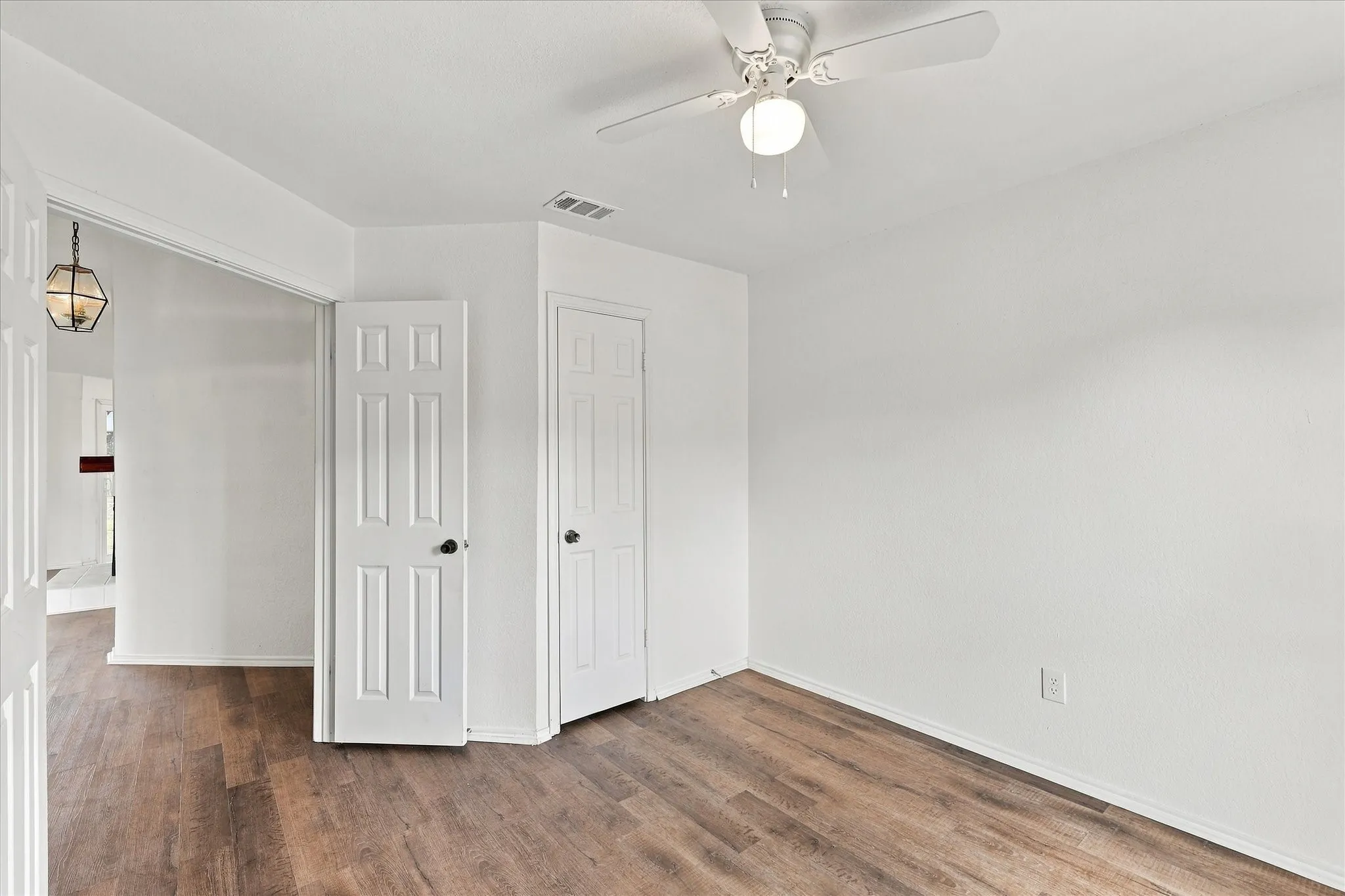 Single Family Residence For Sale in Dallas County , 648 Coats Street, Coppell, Texas 75019, 3 Bedroom, 2 Bathroom, 2 Garage spaces, 1,585 Sqft, built in 1985, mls#21386756, Real Estate Agent in Coppell, Homes For Sale in Dallas county, Homes For Sale in Coppell, Realtor in Coppell Texas, Real Estate Brokerage Independent Realty Texas, Luminita Cordes Realtor