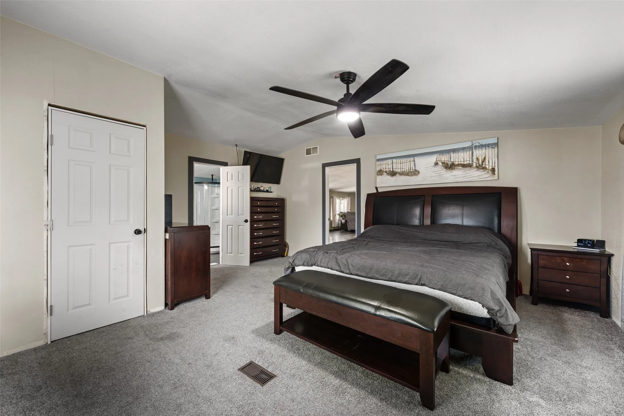 Manufactured Home For Sale in Mc Lennan County , 6520 Golinda Drive, Lorena, Texas 76655, 4 Bedroom, 3 Bathroom, Garage spaces, 1,960 Sqft, built in 1995, mls#21387310, Real Estate Agent in Lorena, Homes For Sale in Mc Lennan county, Homes For Sale in Lorena, Realtor in Lorena Texas, Real Estate Brokerage Independent Realty Texas, Luminita Cordes Realtor