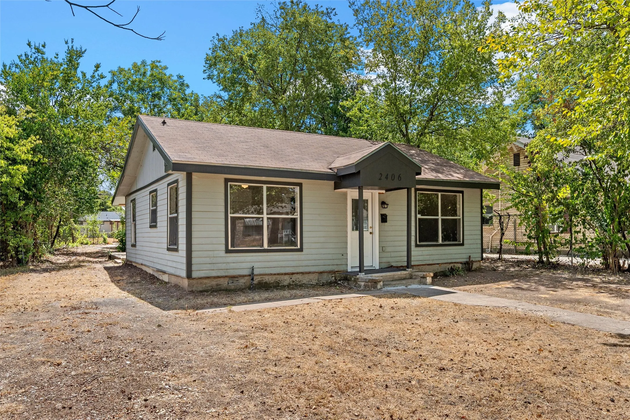 Single Family Residence For Sale in Mc Lennan County , 2406 Alexander Avenue, Waco, Texas 76708, 2 Bedroom, 1 Bathroom, Garage spaces, 1,052 Sqft, built in 1939, mls#21385945, Real Estate Agent in Waco, Homes For Sale in Mc Lennan county, Homes For Sale in Waco, Realtor in Waco Texas, Real Estate Brokerage Independent Realty Texas, Luminita Cordes Realtor
