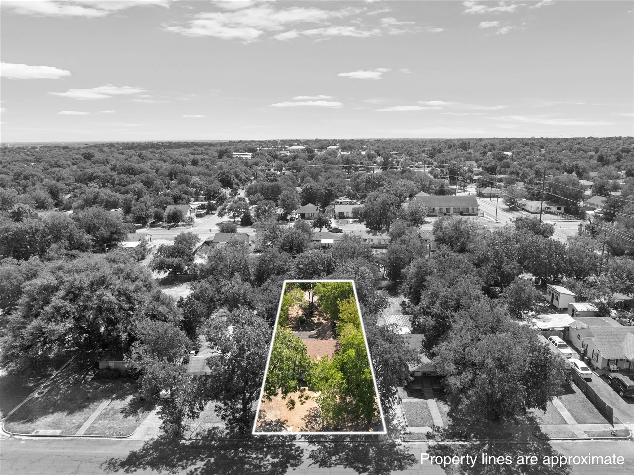 Single Family Residence For Sale in Mc Lennan County , 2406 Alexander Avenue, Waco, Texas 76708, 2 Bedroom, 1 Bathroom, Garage spaces, 1,052 Sqft, built in 1939, mls#21385945, Real Estate Agent in Waco, Homes For Sale in Mc Lennan county, Homes For Sale in Waco, Realtor in Waco Texas, Real Estate Brokerage Independent Realty Texas, Luminita Cordes Realtor