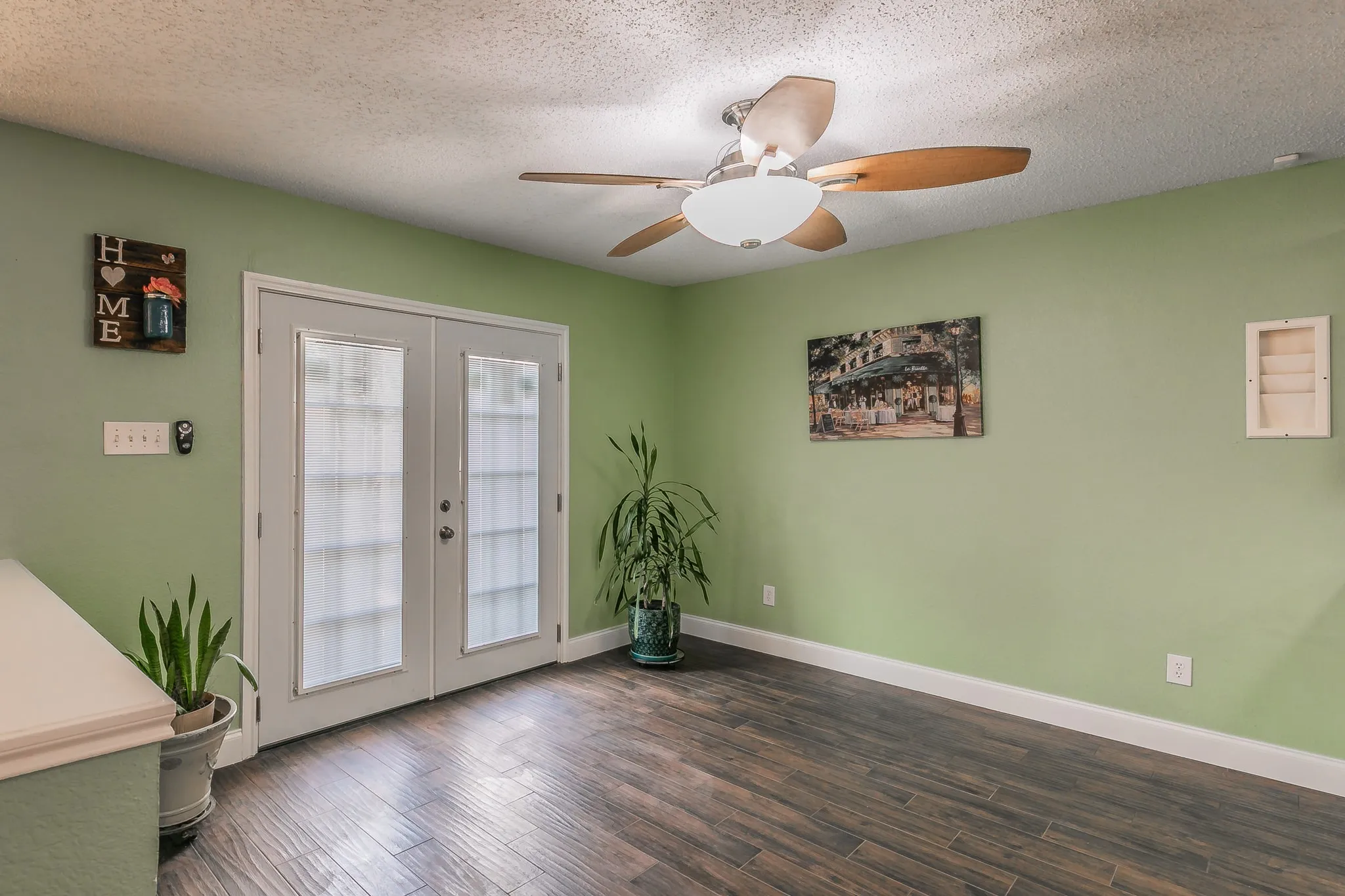 Single Family Residence For Sale in Tarrant County , 201 Tabor Drive, Arlington, Texas 76002, 4 Bedroom, 3 Bathroom, 2 Garage spaces, 3,380 Sqft, built in 1998, mls#21380410, Real Estate Agent in Arlington, Homes For Sale in Tarrant county, Homes For Sale in Arlington, Realtor in Arlington Texas, Real Estate Brokerage Independent Realty Texas, Luminita Cordes Realtor