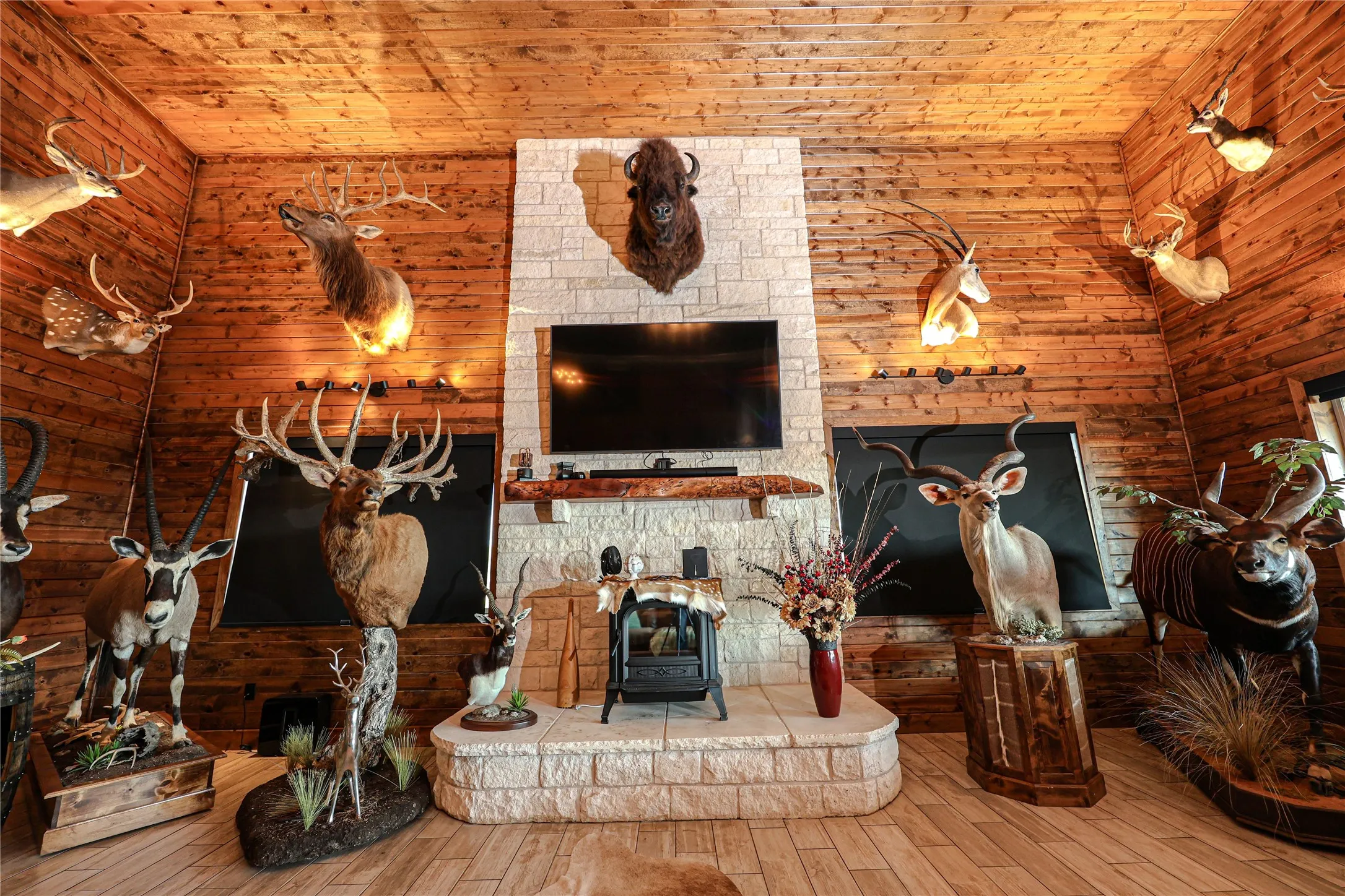 Farm For Sale in Brown County , 11899 County Road 108, Brownwood, Texas 76801, 3 Bedroom, 4 Bathroom, 4 Garage spaces, 2,320 Sqft, built in 2020, mls#21387537, Real Estate Agent in Brownwood, Homes For Sale in Brown county, Homes For Sale in Brownwood, Realtor in Brownwood Texas, Real Estate Brokerage Independent Realty Texas, Luminita Cordes Realtor