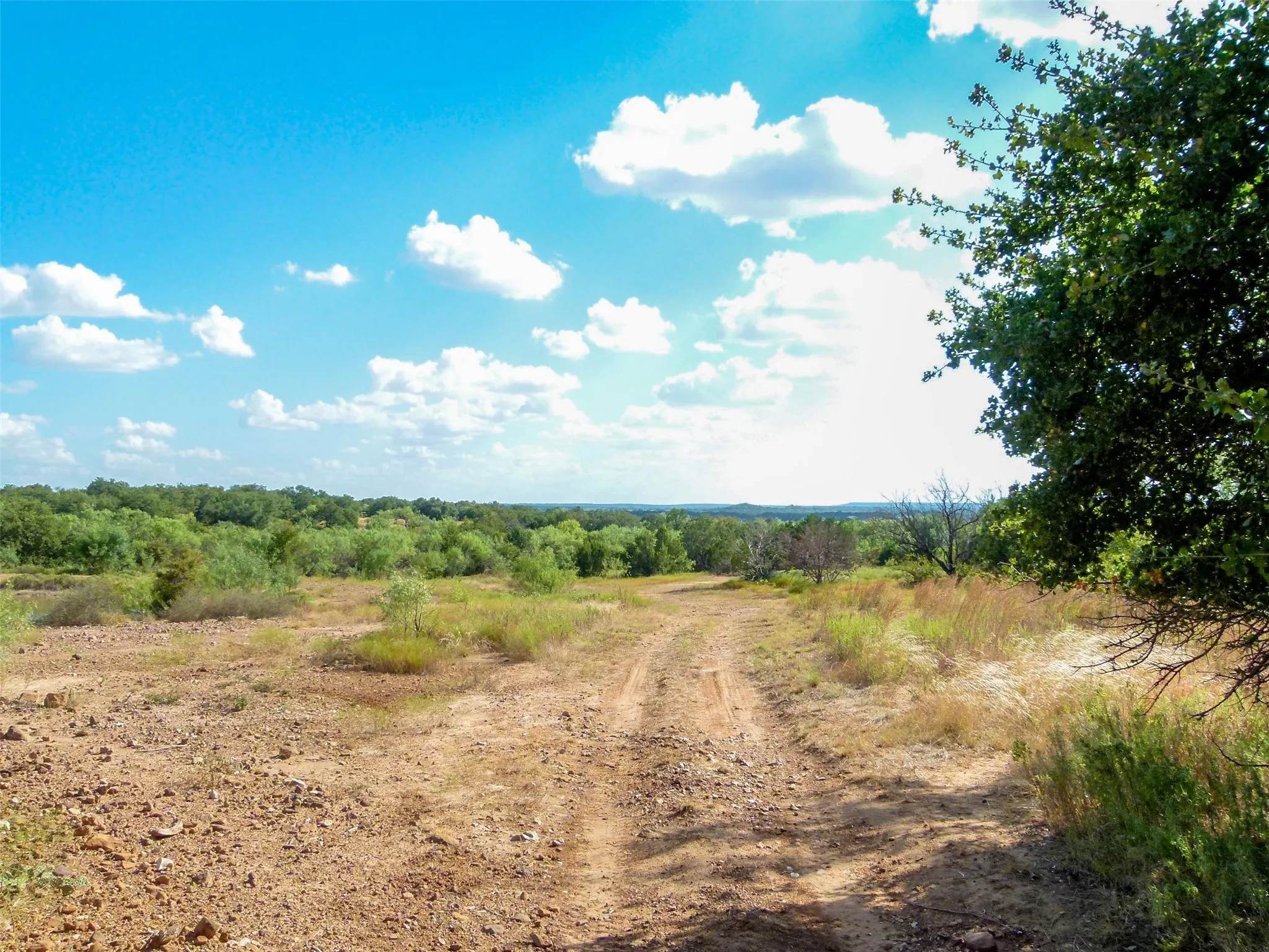 Farm For Sale in Brown County , 11899 County Road 108, Brownwood, Texas 76801, 3 Bedroom, 4 Bathroom, 4 Garage spaces, 2,320 Sqft, built in 2020, mls#21387537, Real Estate Agent in Brownwood, Homes For Sale in Brown county, Homes For Sale in Brownwood, Realtor in Brownwood Texas, Real Estate Brokerage Independent Realty Texas, Luminita Cordes Realtor