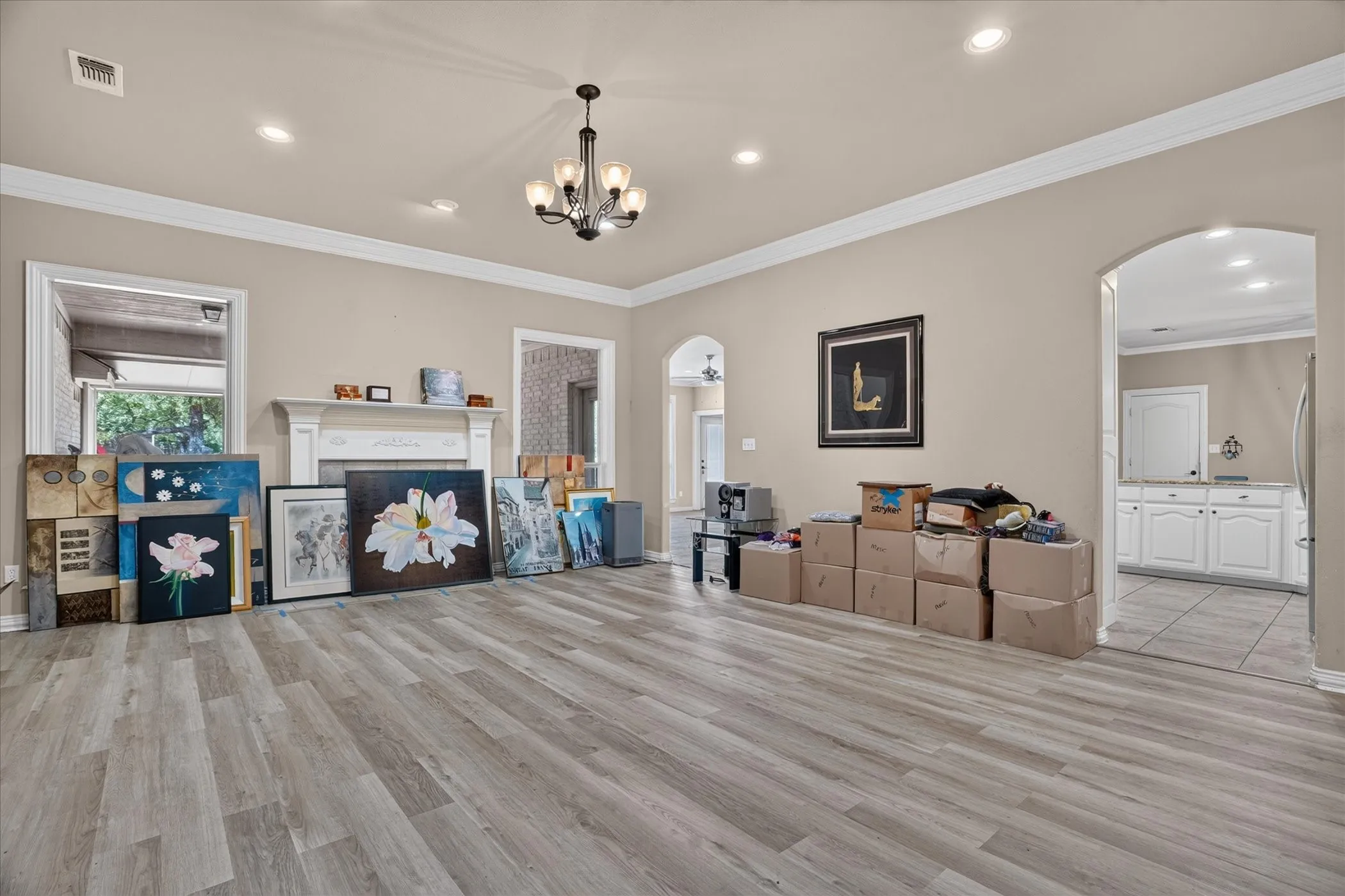 Single Family Residence For Sale in Parker County , 197 Deer Creek Drive, Aledo, Texas 76008, 4 Bedroom, 3 Bathroom, 3 Garage spaces, 2,806 Sqft, built in 2003, mls#21387354, Real Estate Agent in Aledo, Homes For Sale in Parker county, Homes For Sale in Aledo, Realtor in Aledo Texas, Real Estate Brokerage Independent Realty Texas, Luminita Cordes Realtor