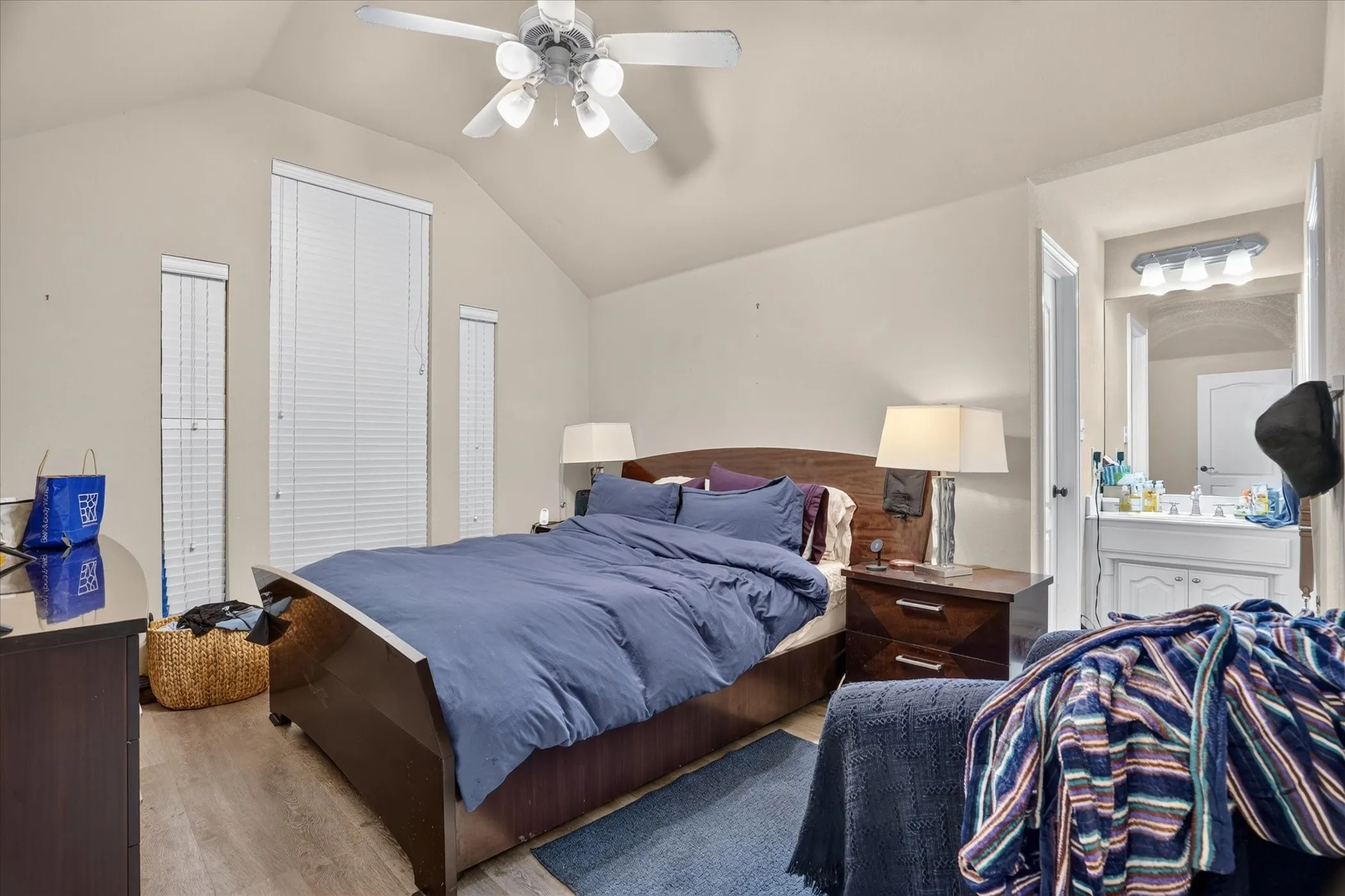 Single Family Residence For Sale in Parker County , 197 Deer Creek Drive, Aledo, Texas 76008, 4 Bedroom, 3 Bathroom, 3 Garage spaces, 2,806 Sqft, built in 2003, mls#21387354, Real Estate Agent in Aledo, Homes For Sale in Parker county, Homes For Sale in Aledo, Realtor in Aledo Texas, Real Estate Brokerage Independent Realty Texas, Luminita Cordes Realtor