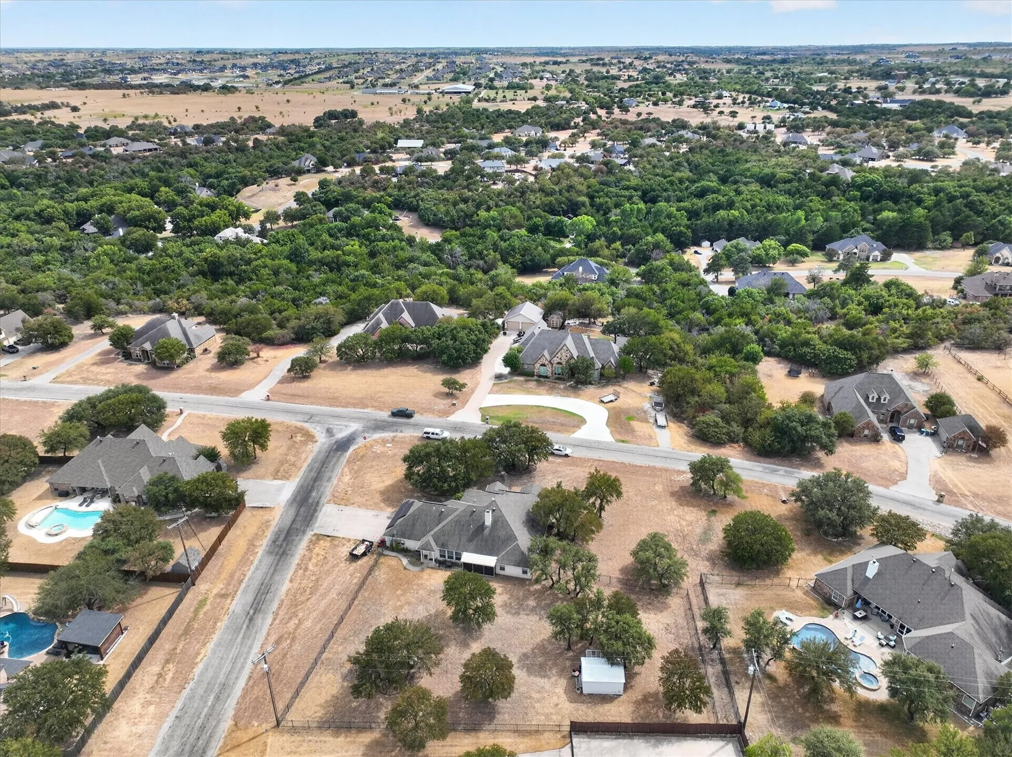 Single Family Residence For Sale in Parker County , 197 Deer Creek Drive, Aledo, Texas 76008, 4 Bedroom, 3 Bathroom, 3 Garage spaces, 2,806 Sqft, built in 2003, mls#21387354, Real Estate Agent in Aledo, Homes For Sale in Parker county, Homes For Sale in Aledo, Realtor in Aledo Texas, Real Estate Brokerage Independent Realty Texas, Luminita Cordes Realtor
