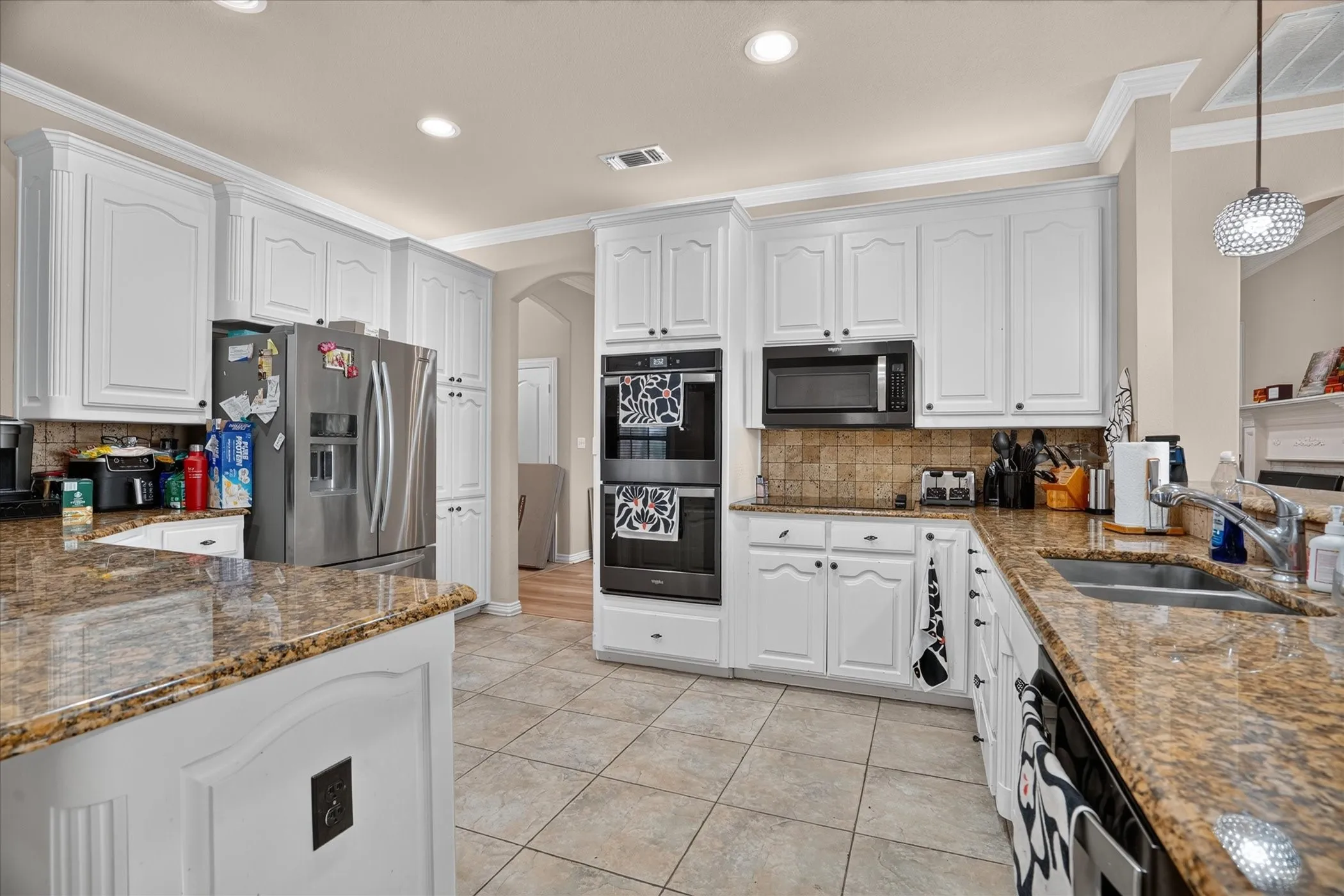 Single Family Residence For Sale in Parker County , 197 Deer Creek Drive, Aledo, Texas 76008, 4 Bedroom, 3 Bathroom, 3 Garage spaces, 2,806 Sqft, built in 2003, mls#21387354, Real Estate Agent in Aledo, Homes For Sale in Parker county, Homes For Sale in Aledo, Realtor in Aledo Texas, Real Estate Brokerage Independent Realty Texas, Luminita Cordes Realtor