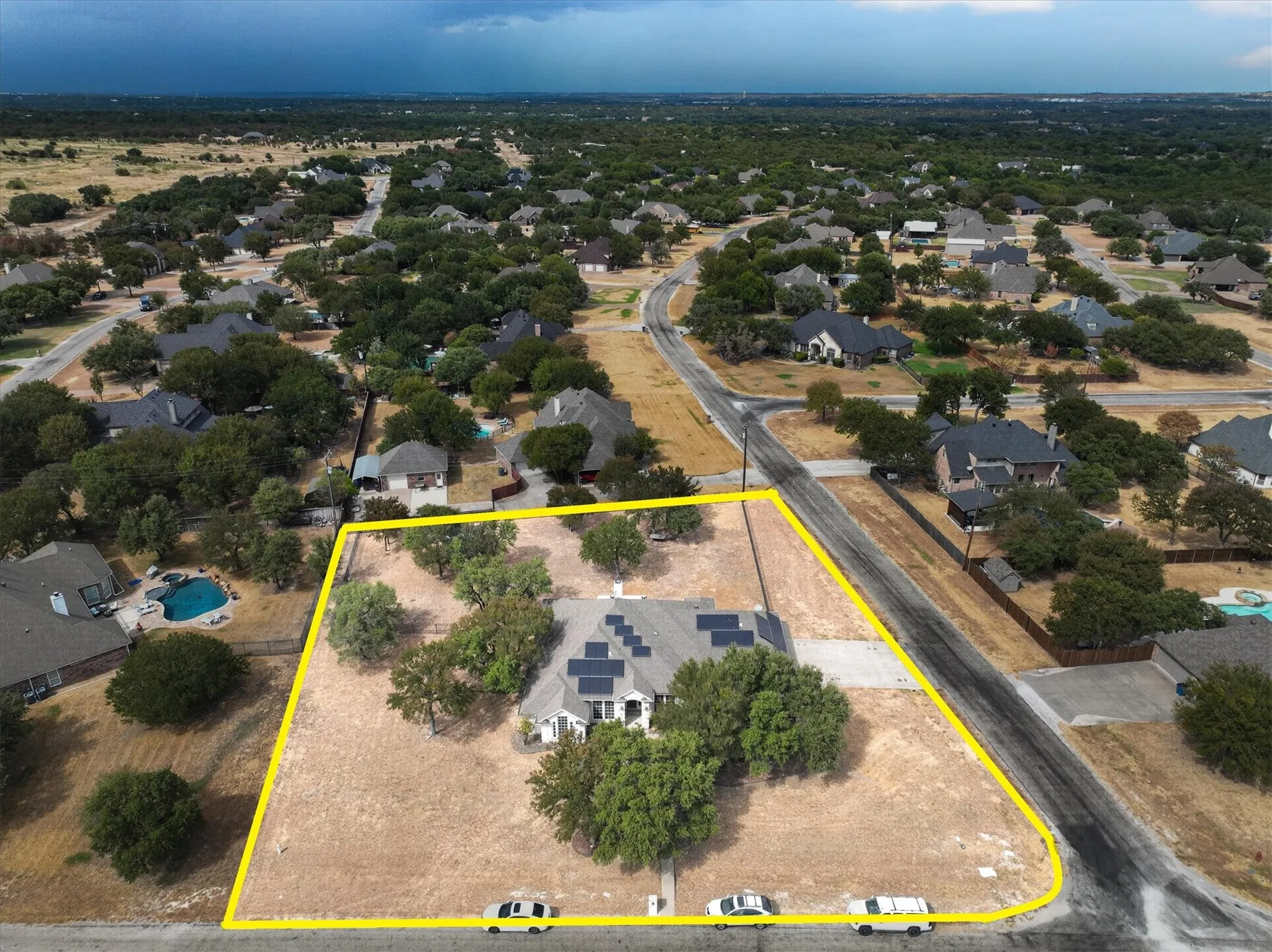 Single Family Residence For Sale in Parker County , 197 Deer Creek Drive, Aledo, Texas 76008, 4 Bedroom, 3 Bathroom, 3 Garage spaces, 2,806 Sqft, built in 2003, mls#21387354, Real Estate Agent in Aledo, Homes For Sale in Parker county, Homes For Sale in Aledo, Realtor in Aledo Texas, Real Estate Brokerage Independent Realty Texas, Luminita Cordes Realtor