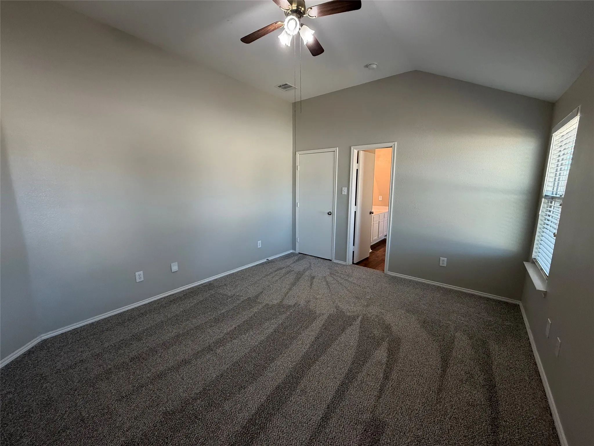 Single Family Residence For Sale in Johnson County , 809 Canyon Cove Drive, Burleson, Texas 76028, 3 Bedroom, 2 Bathroom, 2 Garage spaces, 1,379 Sqft, built in 2003, mls#21387567, Real Estate Agent in Burleson, Homes For Sale in Johnson county, Homes For Sale in Burleson, Realtor in Burleson Texas, Real Estate Brokerage Independent Realty Texas, Luminita Cordes Realtor