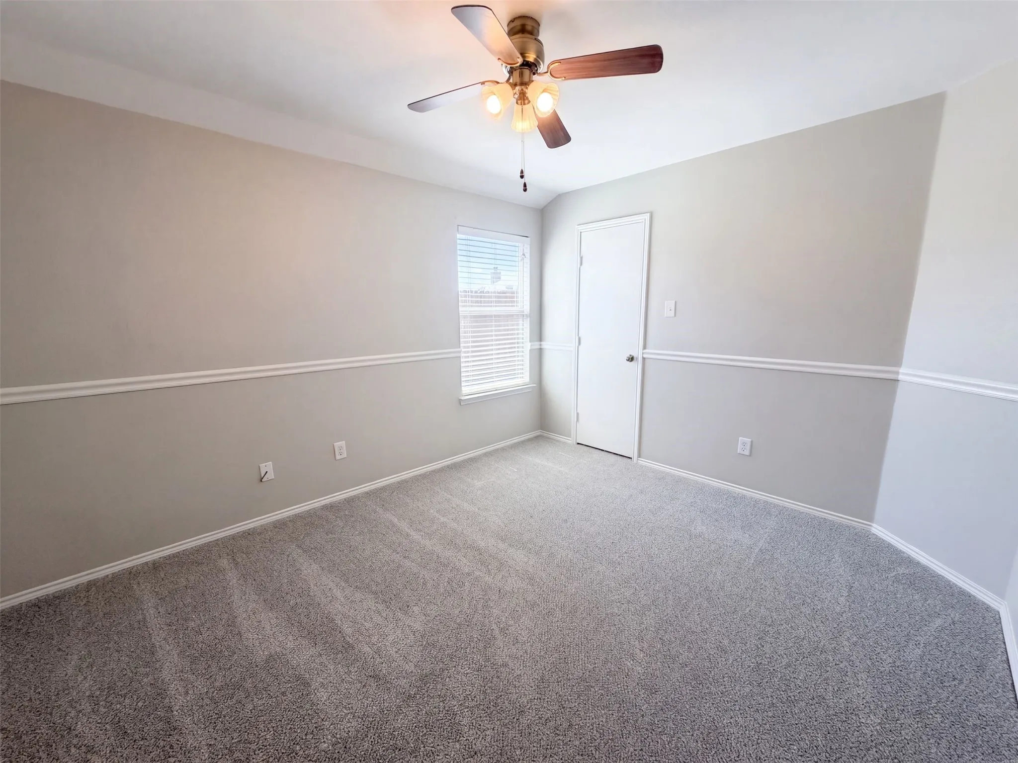 Single Family Residence For Sale in Johnson County , 809 Canyon Cove Drive, Burleson, Texas 76028, 3 Bedroom, 2 Bathroom, 2 Garage spaces, 1,379 Sqft, built in 2003, mls#21387567, Real Estate Agent in Burleson, Homes For Sale in Johnson county, Homes For Sale in Burleson, Realtor in Burleson Texas, Real Estate Brokerage Independent Realty Texas, Luminita Cordes Realtor