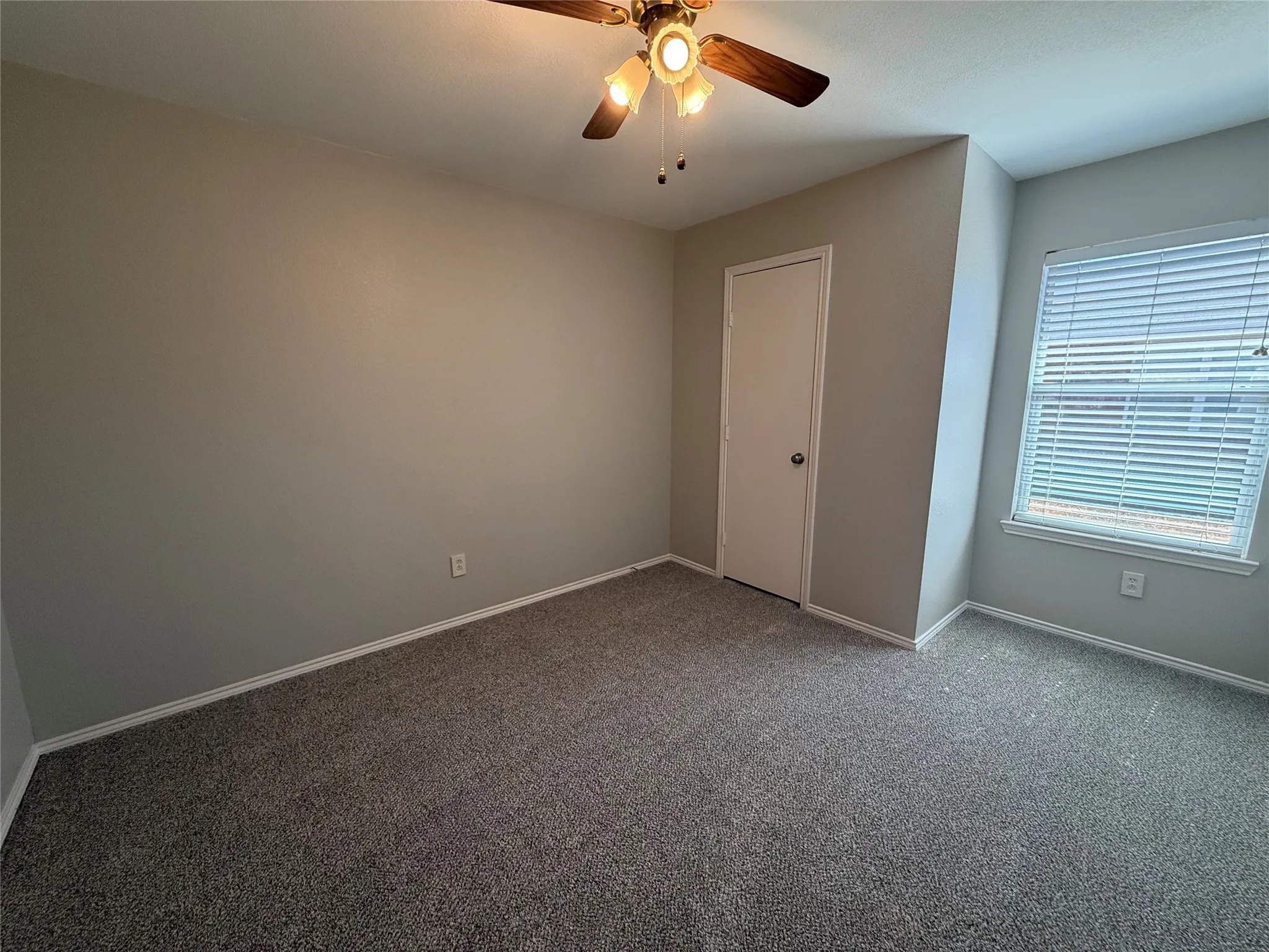 Single Family Residence For Sale in Johnson County , 809 Canyon Cove Drive, Burleson, Texas 76028, 3 Bedroom, 2 Bathroom, 2 Garage spaces, 1,379 Sqft, built in 2003, mls#21387567, Real Estate Agent in Burleson, Homes For Sale in Johnson county, Homes For Sale in Burleson, Realtor in Burleson Texas, Real Estate Brokerage Independent Realty Texas, Luminita Cordes Realtor