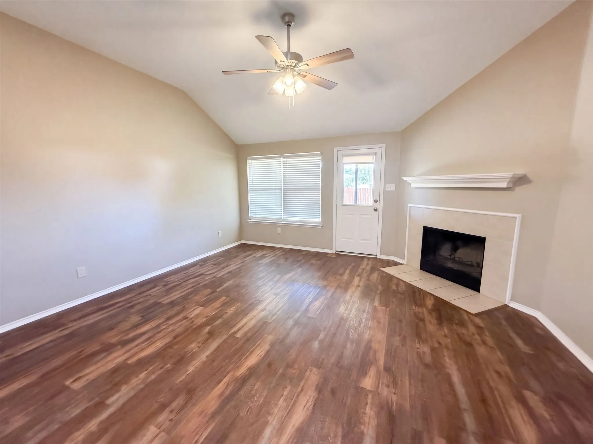 Single Family Residence For Sale in Johnson County , 809 Canyon Cove Drive, Burleson, Texas 76028, 3 Bedroom, 2 Bathroom, 2 Garage spaces, 1,379 Sqft, built in 2003, mls#21387567, Real Estate Agent in Burleson, Homes For Sale in Johnson county, Homes For Sale in Burleson, Realtor in Burleson Texas, Real Estate Brokerage Independent Realty Texas, Luminita Cordes Realtor