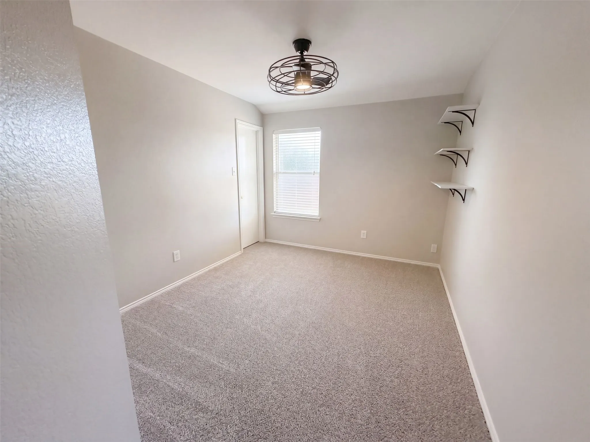 Single Family Residence For Sale in Johnson County , 809 Canyon Cove Drive, Burleson, Texas 76028, 3 Bedroom, 2 Bathroom, 2 Garage spaces, 1,379 Sqft, built in 2003, mls#21387567, Real Estate Agent in Burleson, Homes For Sale in Johnson county, Homes For Sale in Burleson, Realtor in Burleson Texas, Real Estate Brokerage Independent Realty Texas, Luminita Cordes Realtor