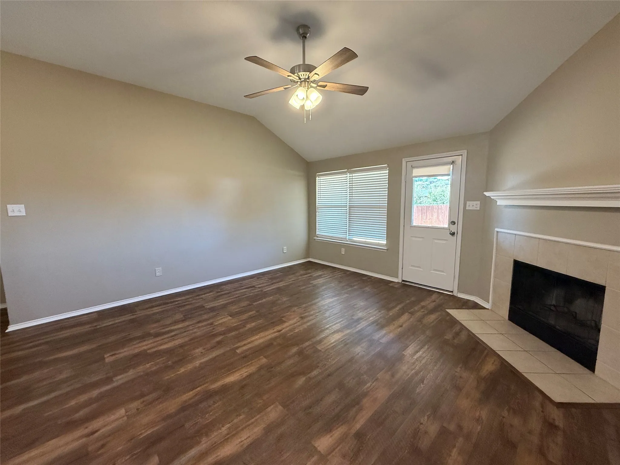Single Family Residence For Sale in Johnson County , 809 Canyon Cove Drive, Burleson, Texas 76028, 3 Bedroom, 2 Bathroom, 2 Garage spaces, 1,379 Sqft, built in 2003, mls#21387567, Real Estate Agent in Burleson, Homes For Sale in Johnson county, Homes For Sale in Burleson, Realtor in Burleson Texas, Real Estate Brokerage Independent Realty Texas, Luminita Cordes Realtor